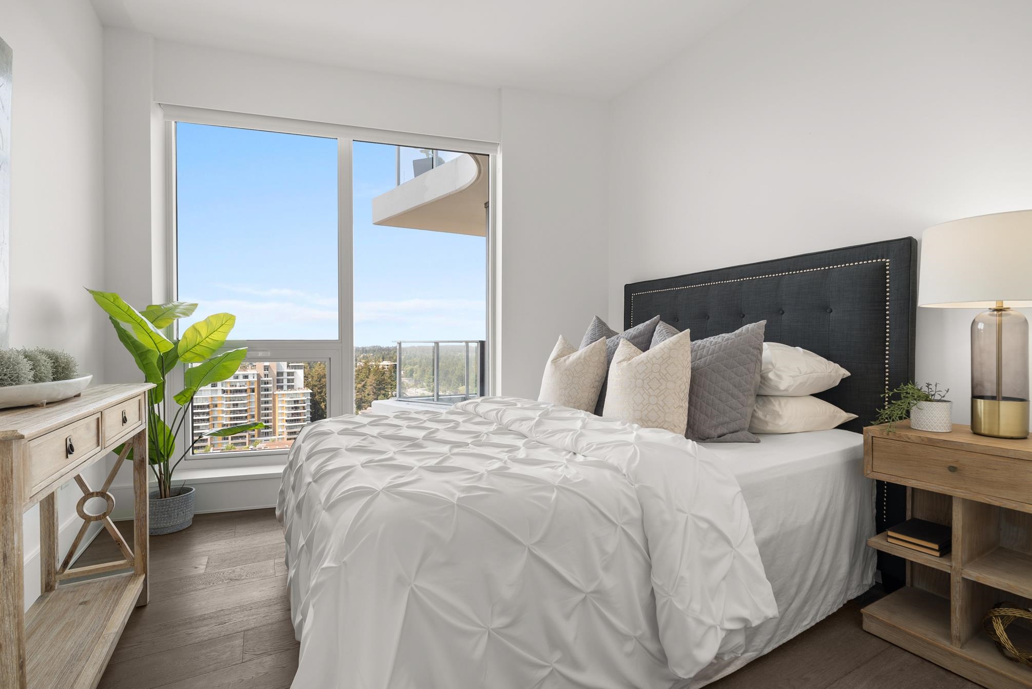 1701 1500 MARTIN STREET Unit: 1701