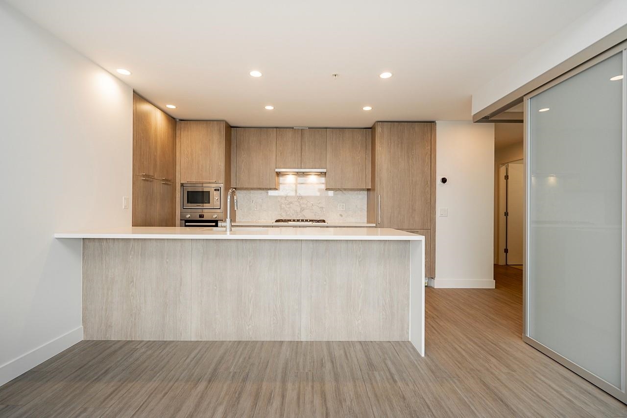 303 6398 SILVER AVENUE Unit: 303