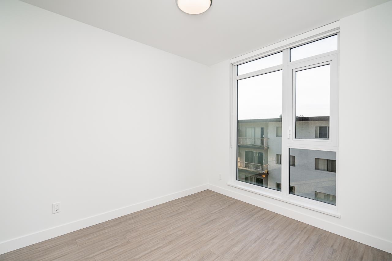 303 6398 SILVER AVENUE Unit: 303