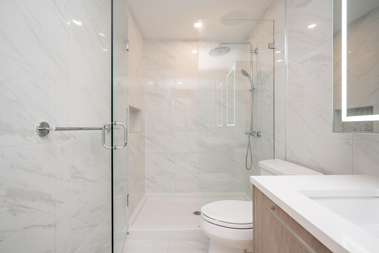 303 6398 SILVER AVENUE Unit: 303