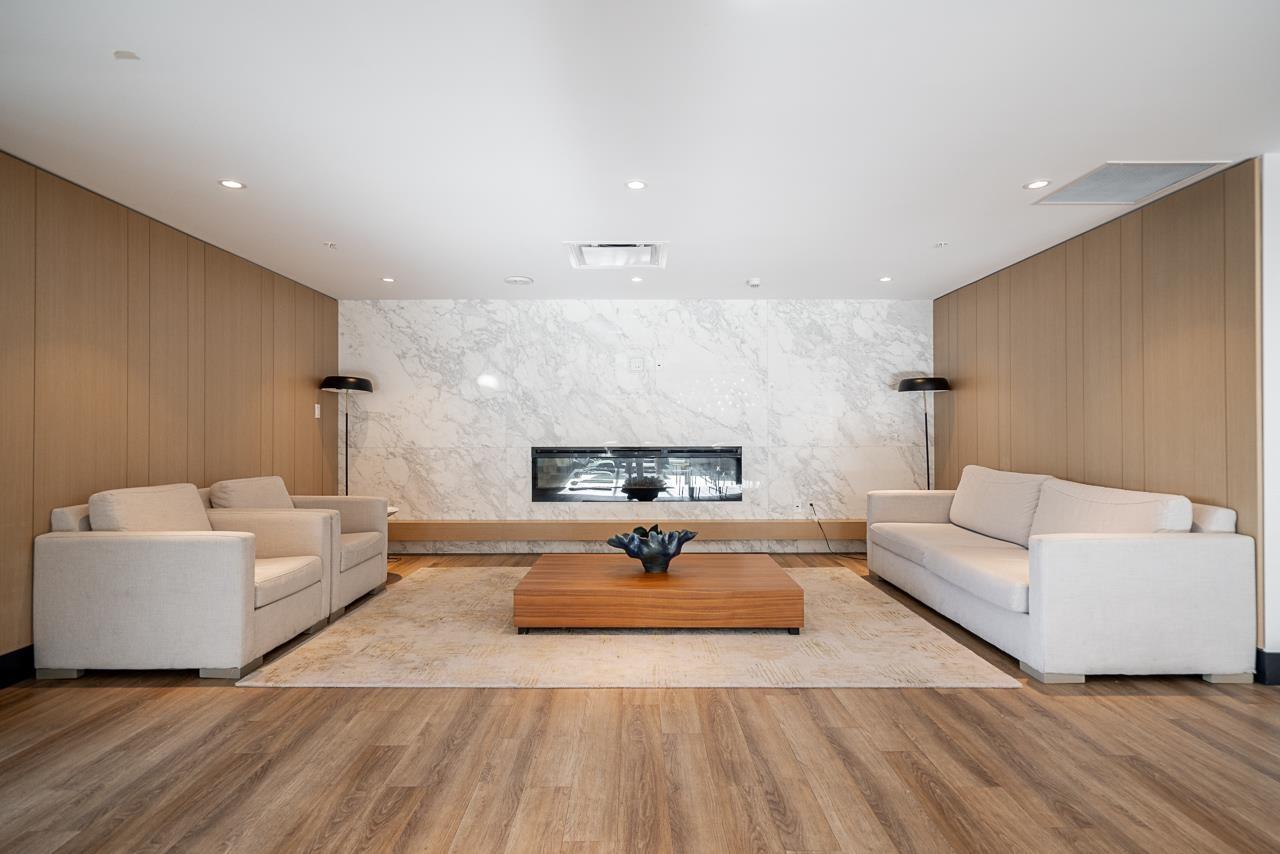 303 6398 SILVER AVENUE Unit: 303