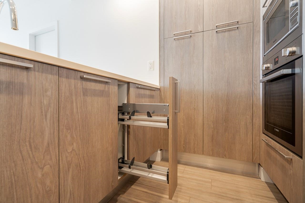 303 6398 SILVER AVENUE Unit: 303