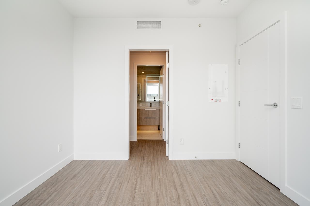 303 6398 SILVER AVENUE Unit: 303
