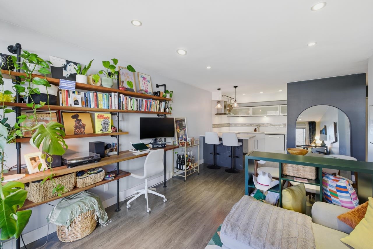 205 1864 FRANCES STREET Unit: 205