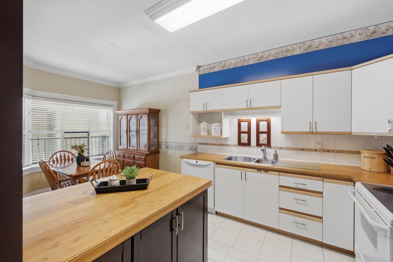 301 20680 56 AVENUE Unit: 301