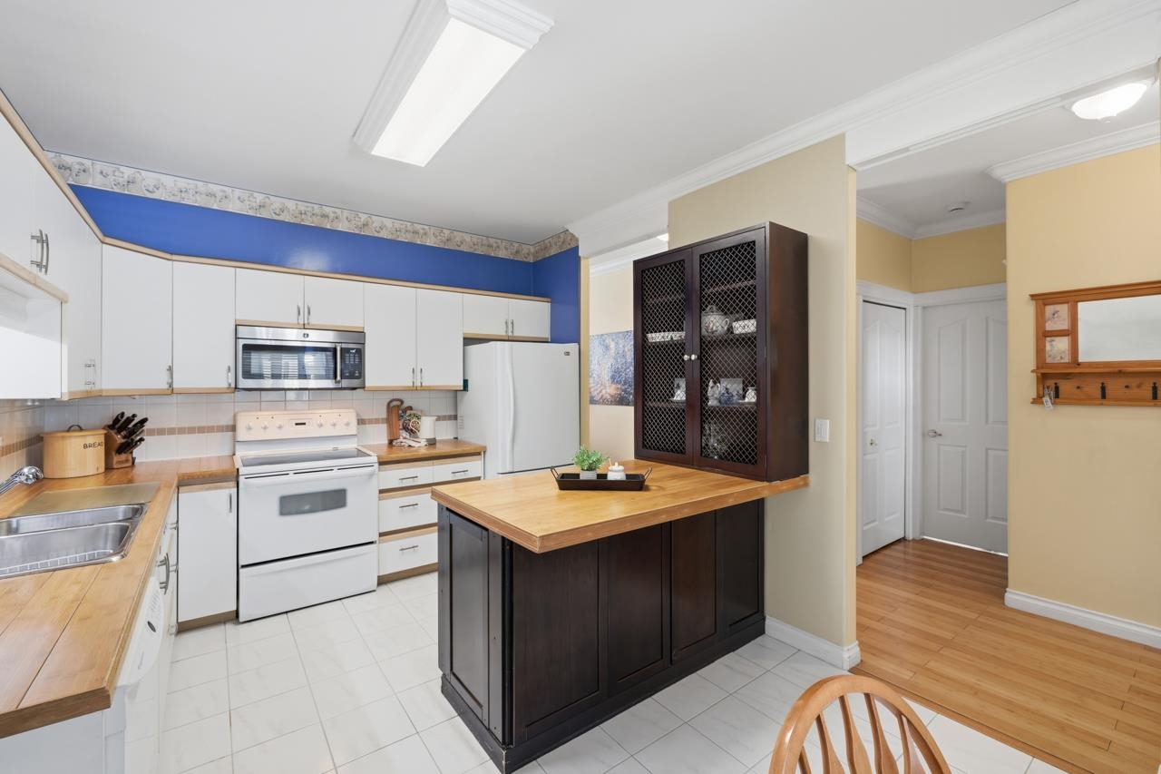301 20680 56 AVENUE Unit: 301
