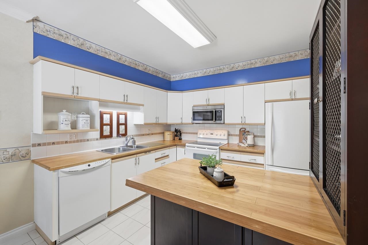 301 20680 56 AVENUE Unit: 301