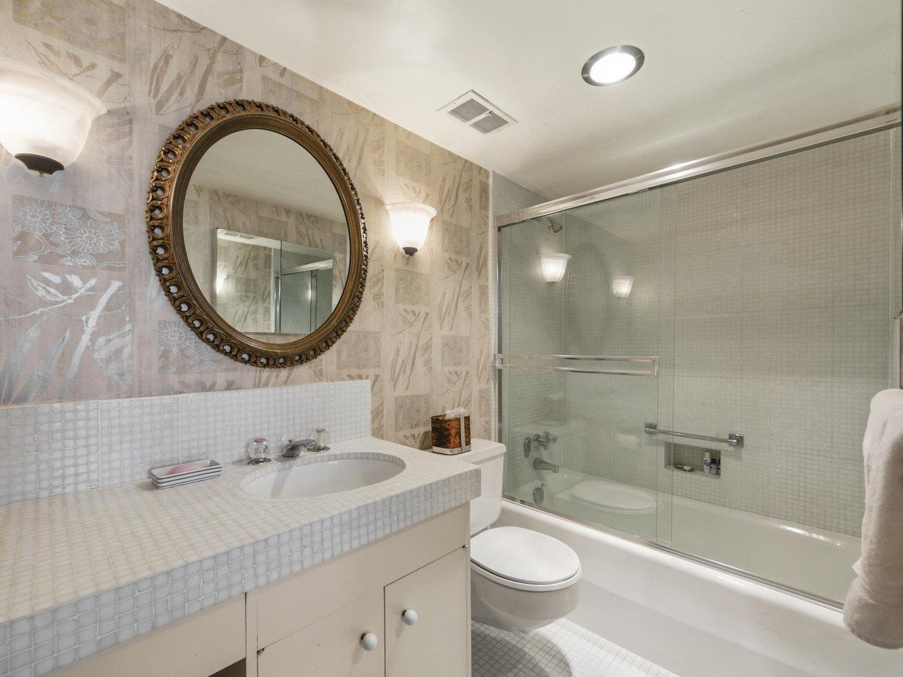 900 1685 W 14TH AVENUE Unit: 900