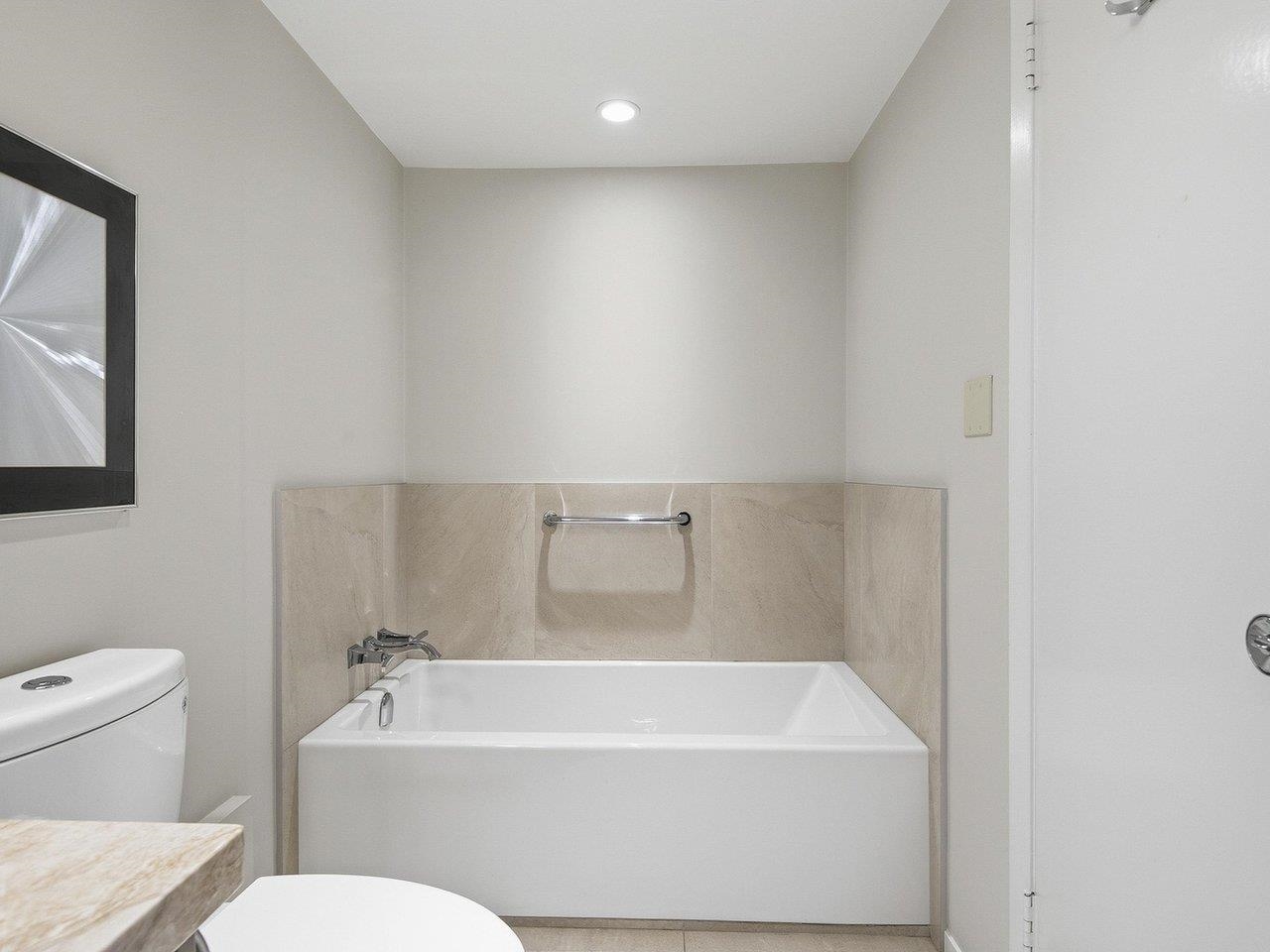 900 1685 W 14TH AVENUE Unit: 900