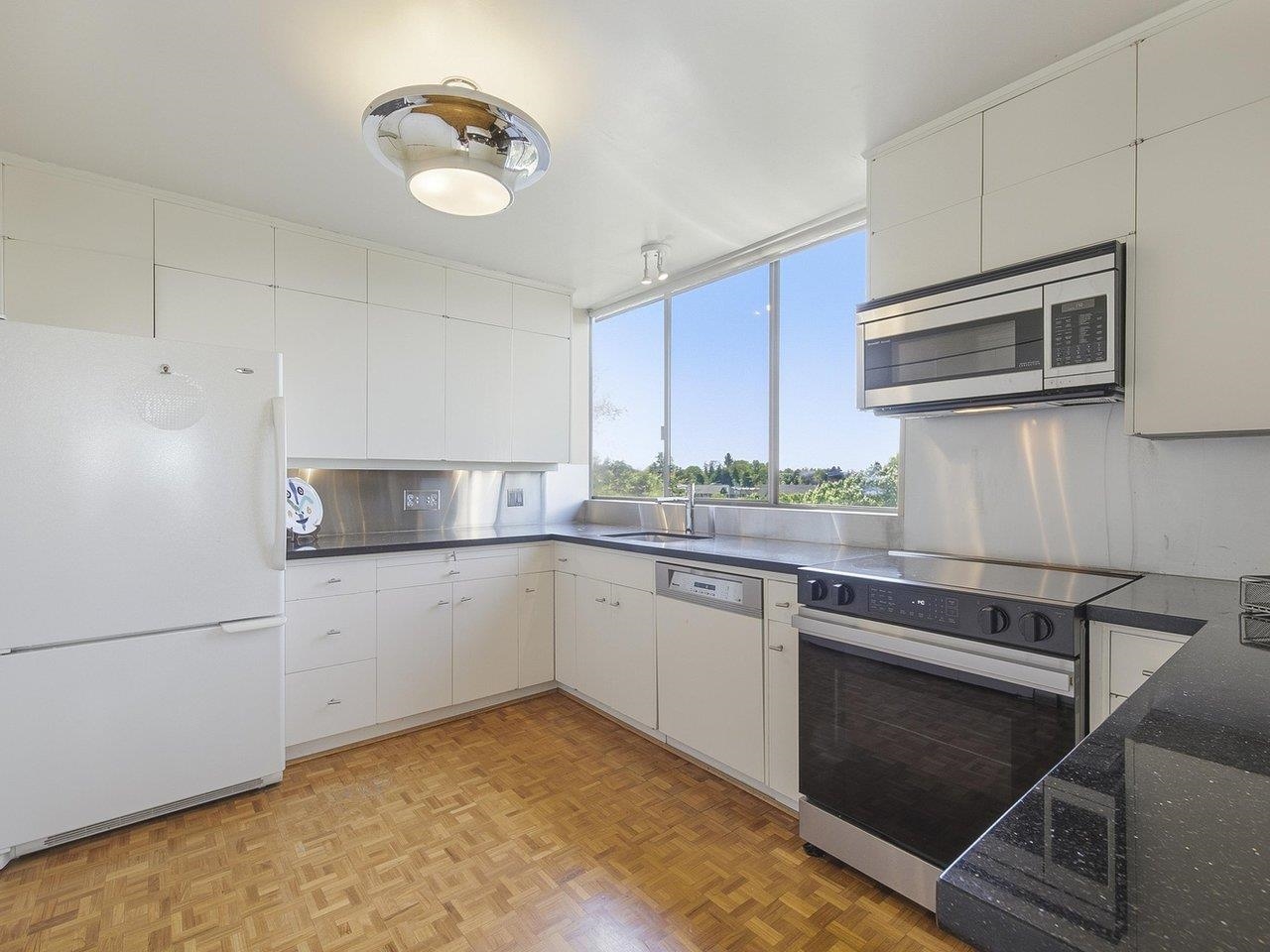 900 1685 W 14TH AVENUE Unit: 900