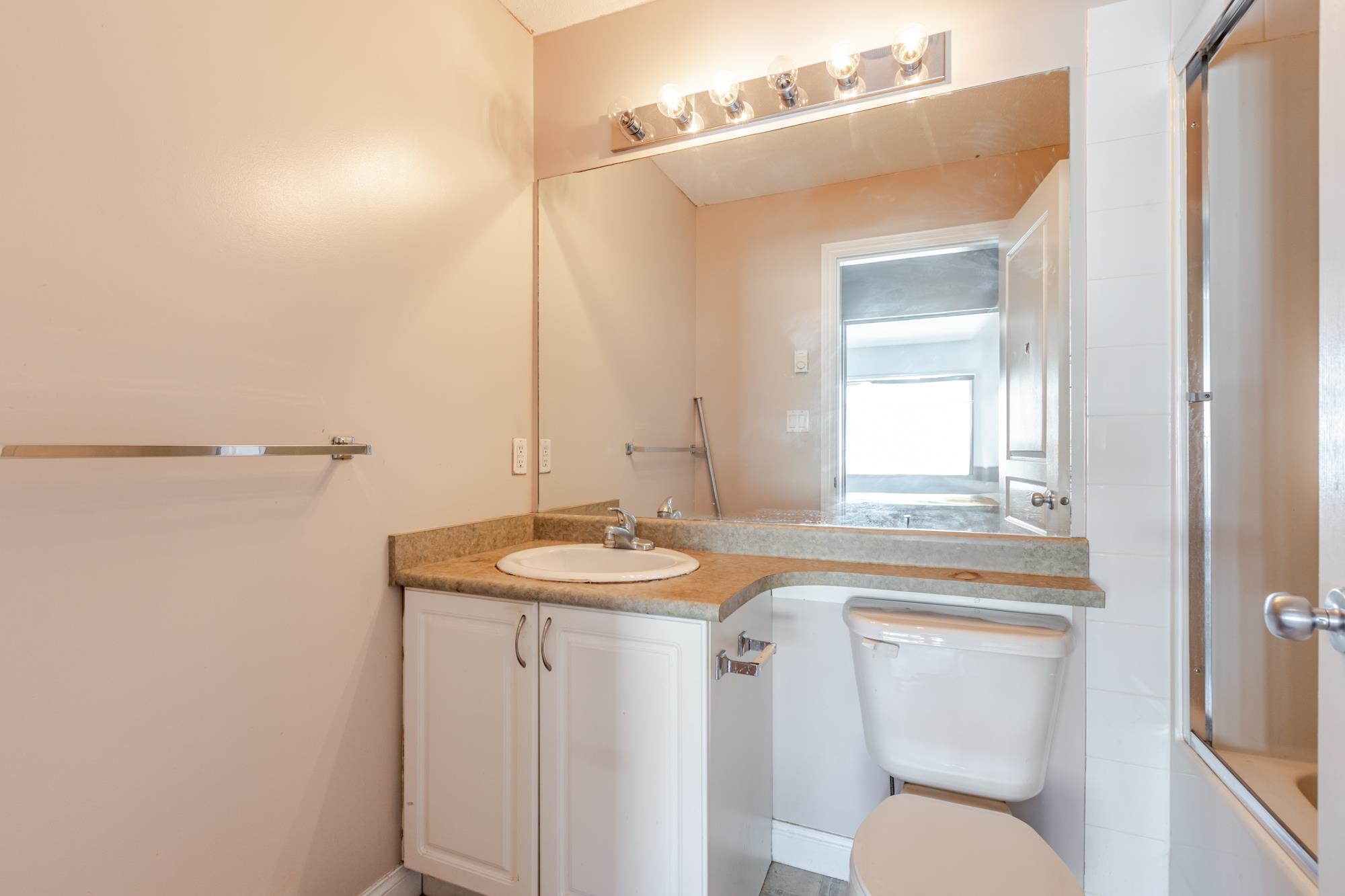 74 16388 85 AVE AVENUE Unit: 74