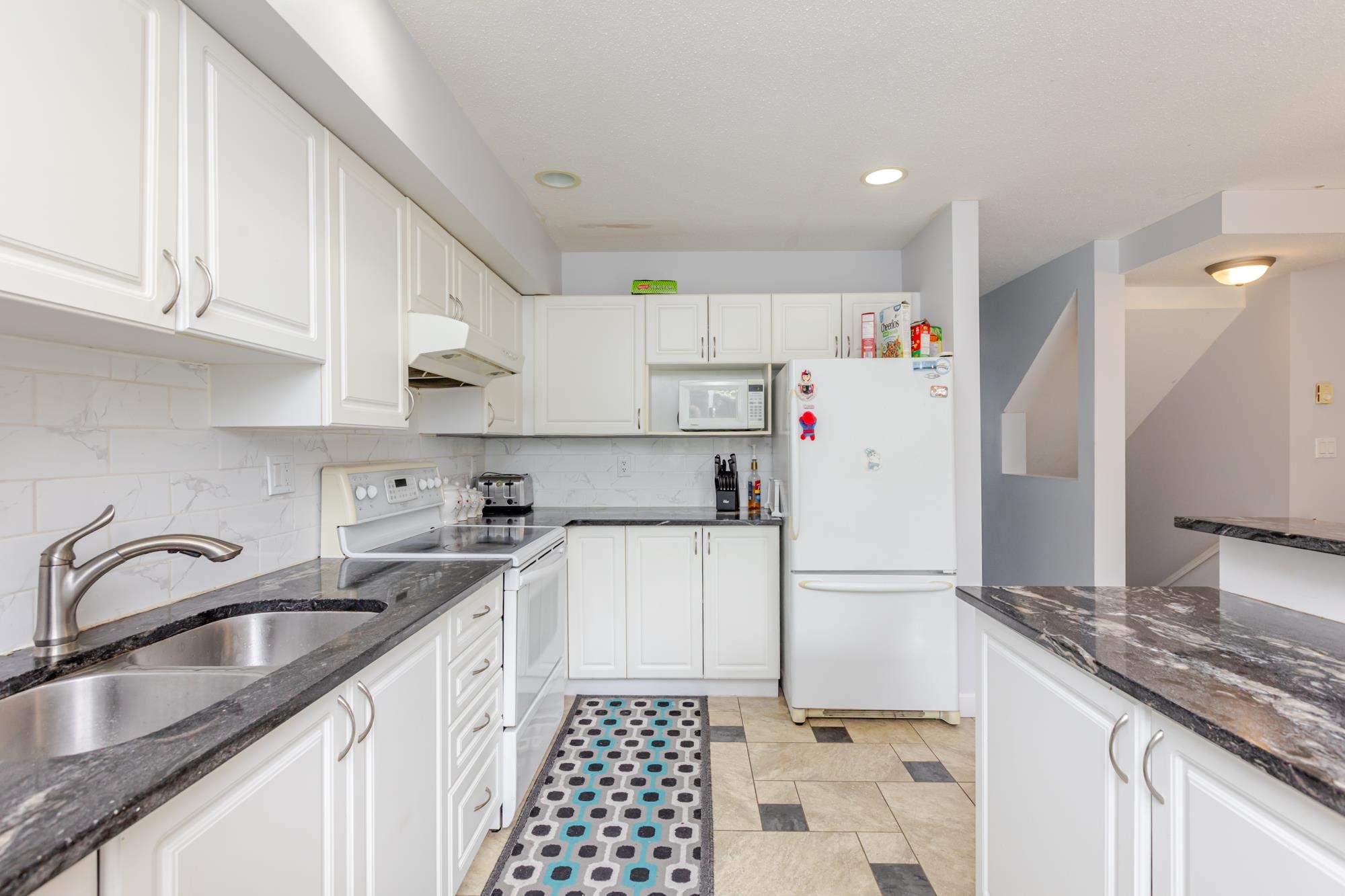 74 16388 85 AVE AVENUE Unit: 74