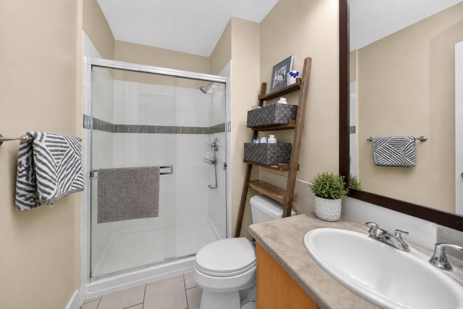 213 6328 LARKIN DRIVE Unit: 213