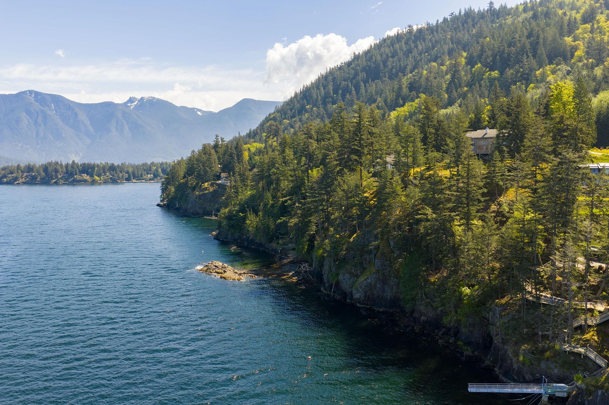 520 SMUGGLERS COVE ROAD
