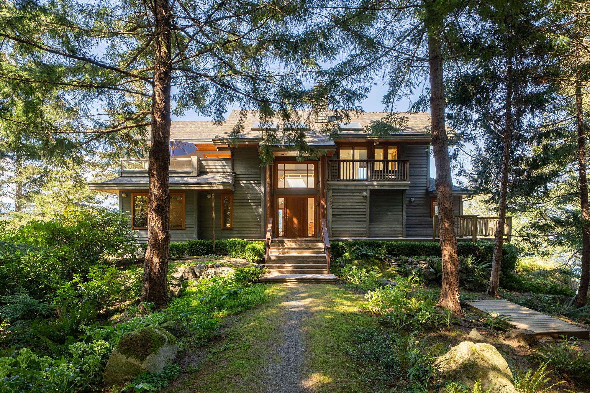 520 SMUGGLERS COVE ROAD
