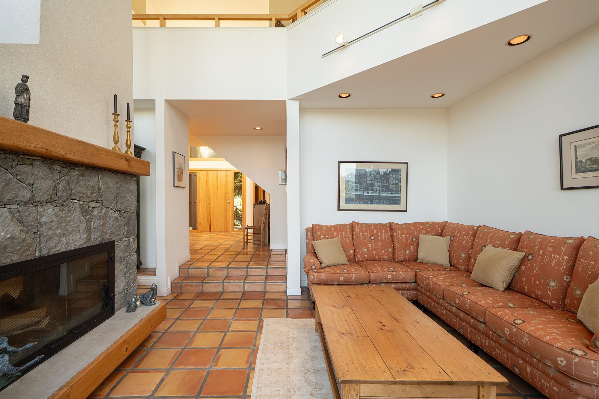 520 SMUGGLERS COVE ROAD
