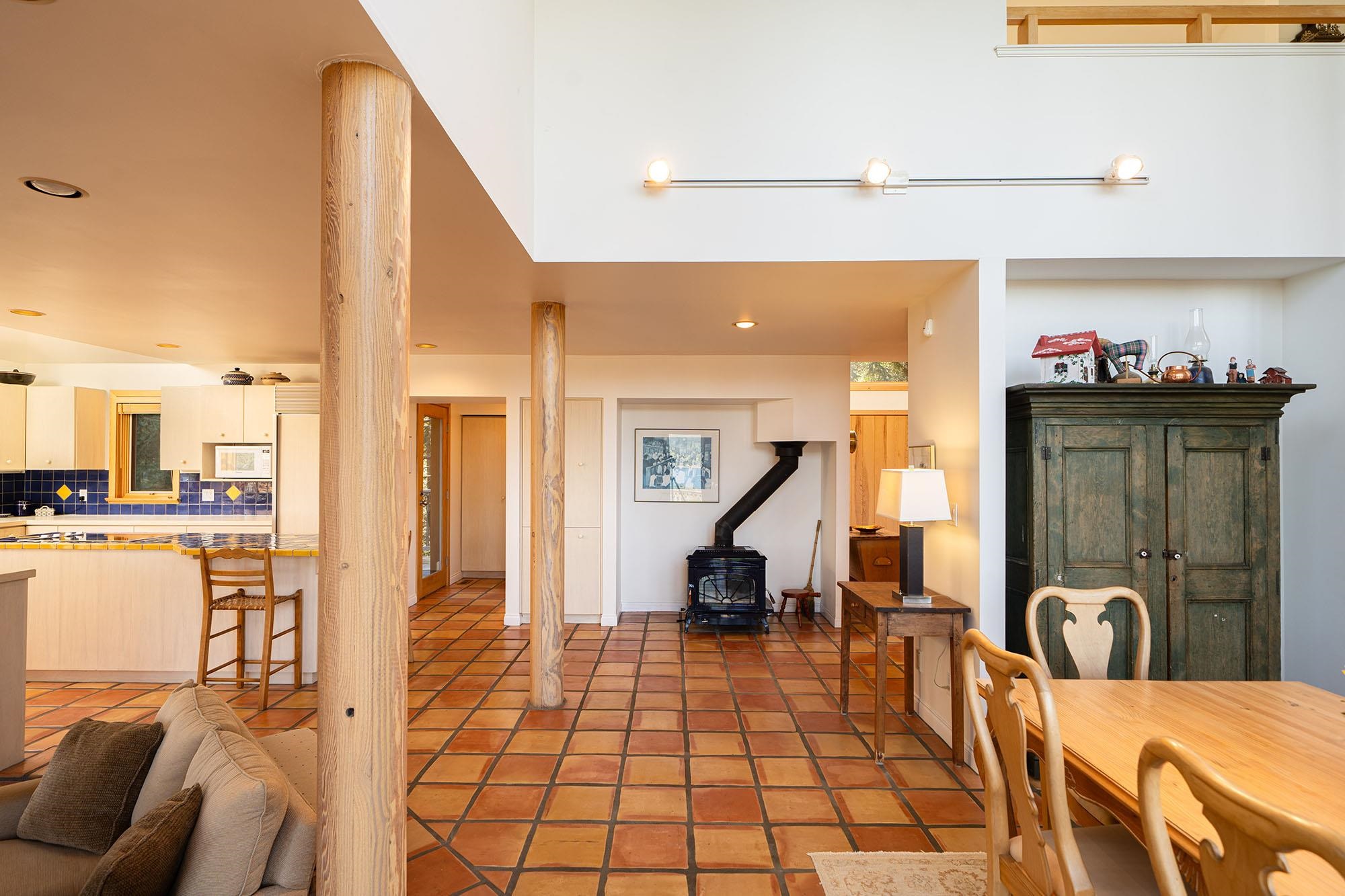 520 SMUGGLERS COVE ROAD