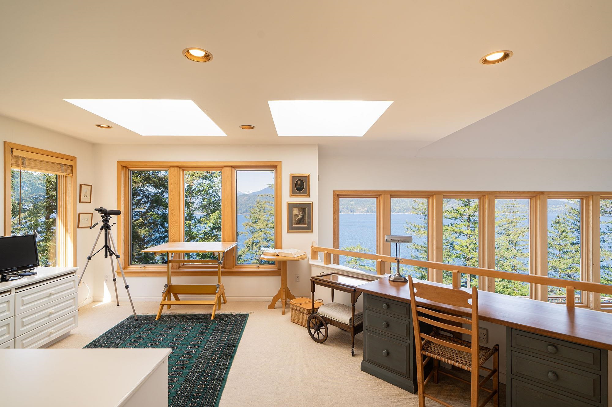 520 SMUGGLERS COVE ROAD