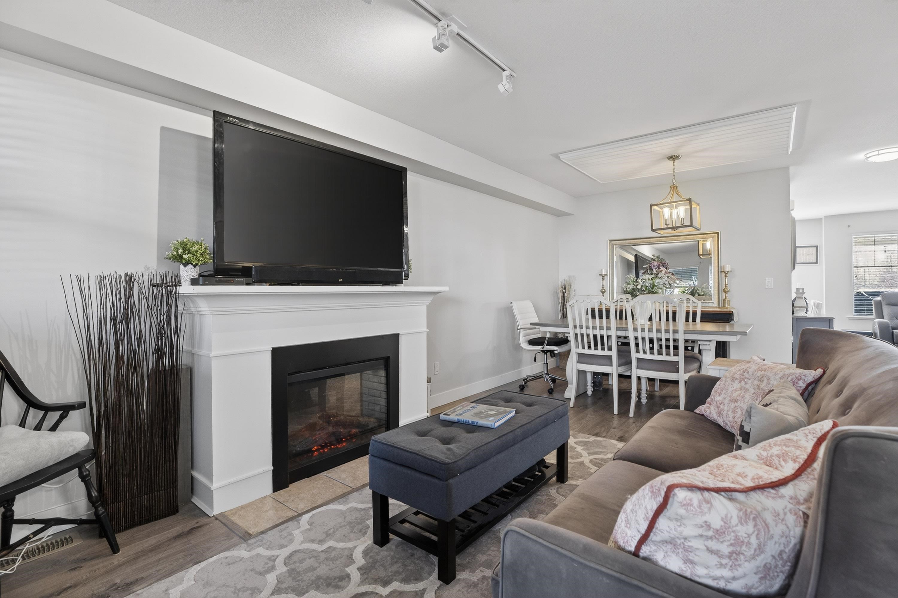 13 6568 193B STREET Unit: 13