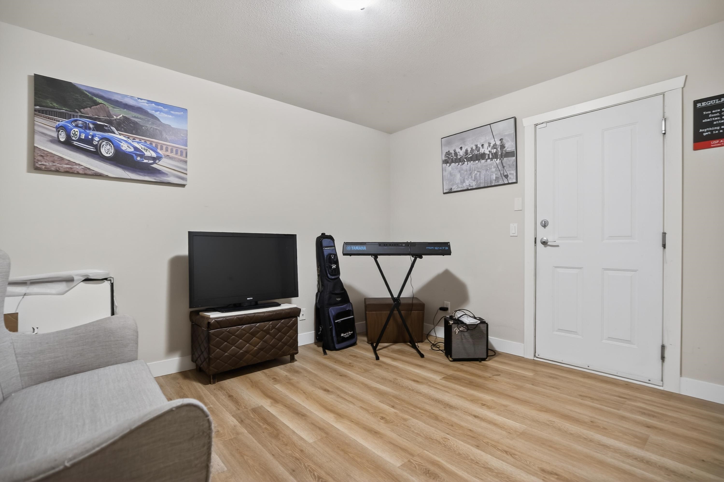 13 6568 193B STREET Unit: 13