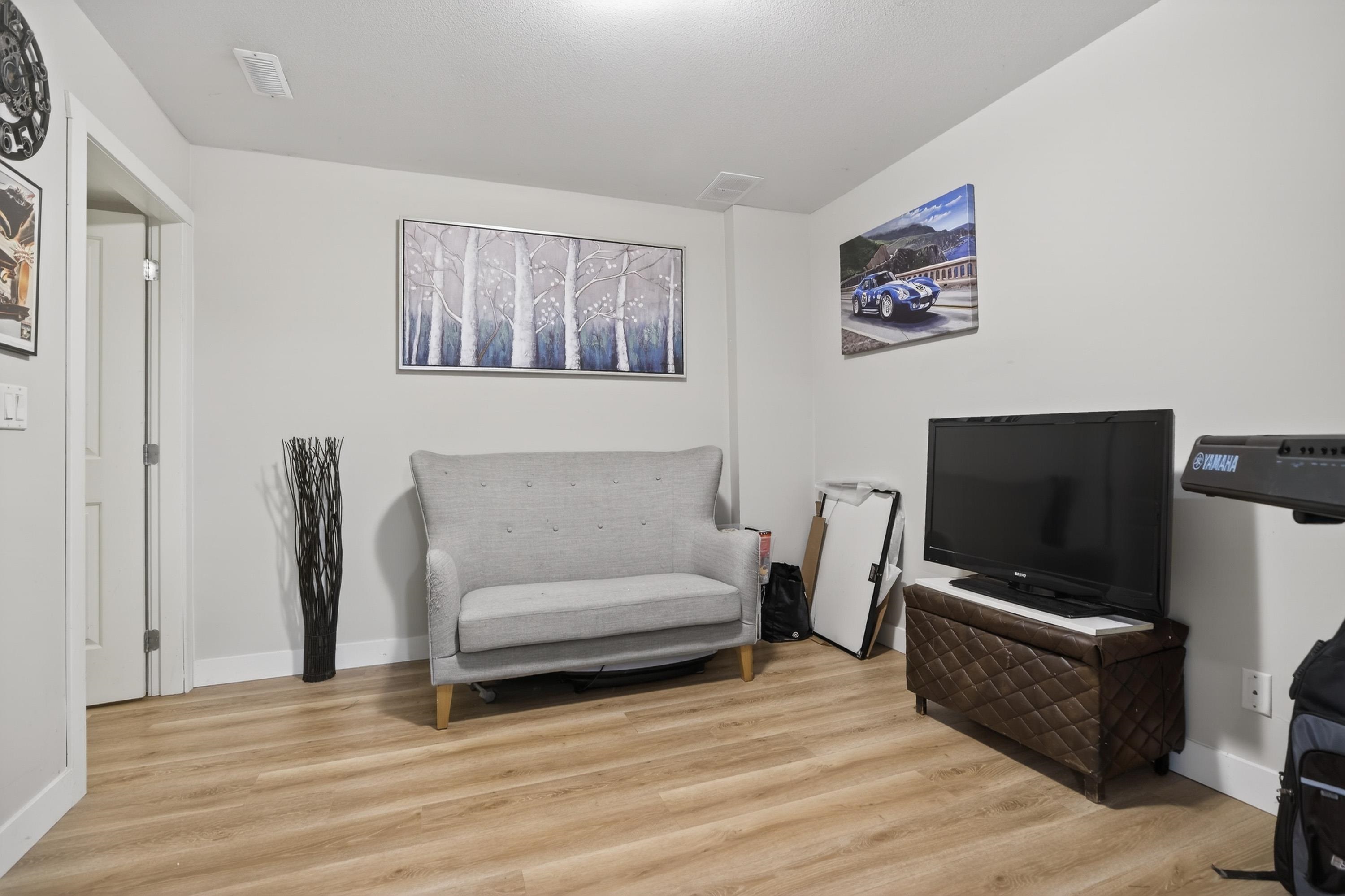 13 6568 193B STREET Unit: 13
