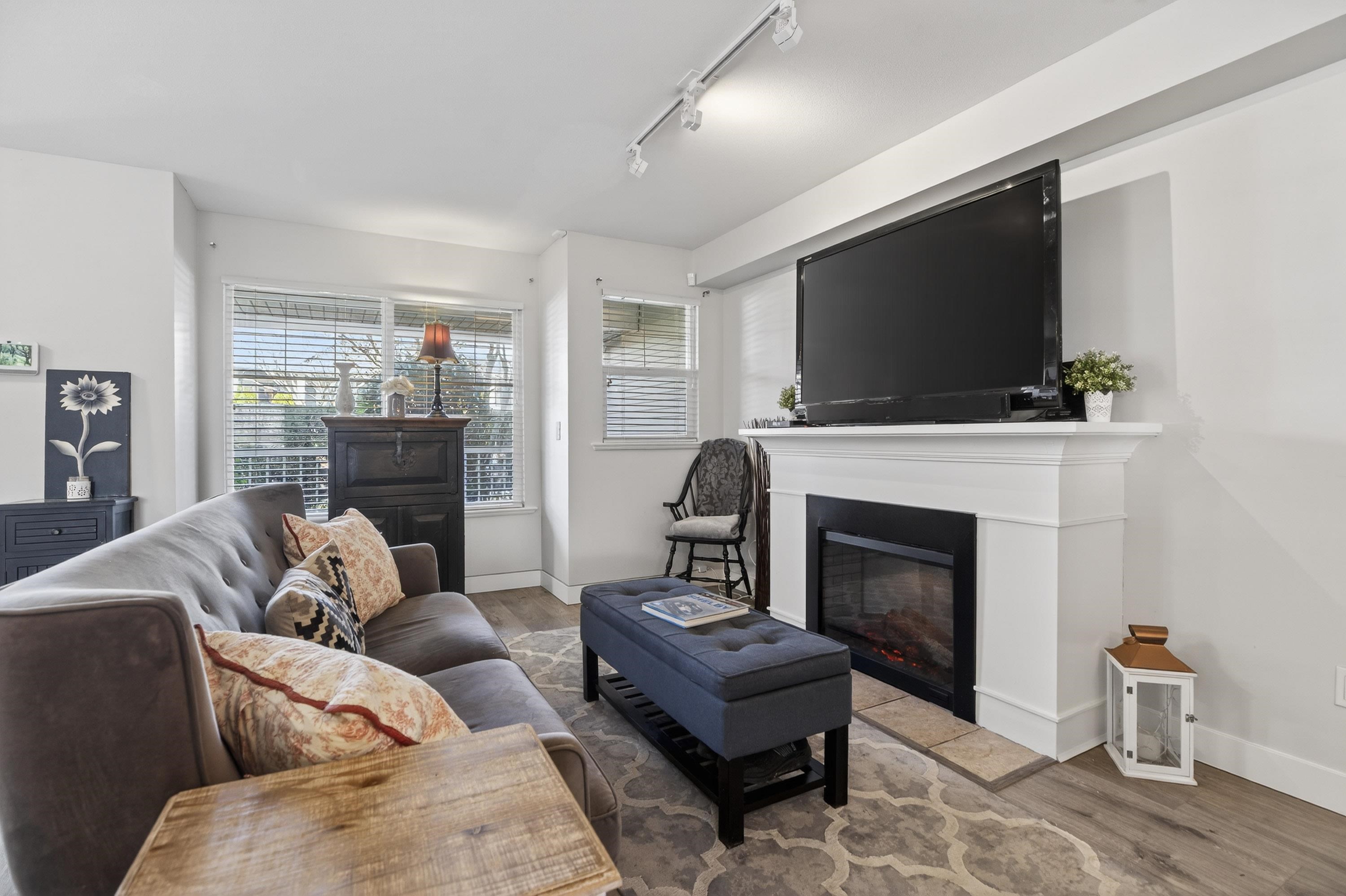 13 6568 193B STREET Unit: 13