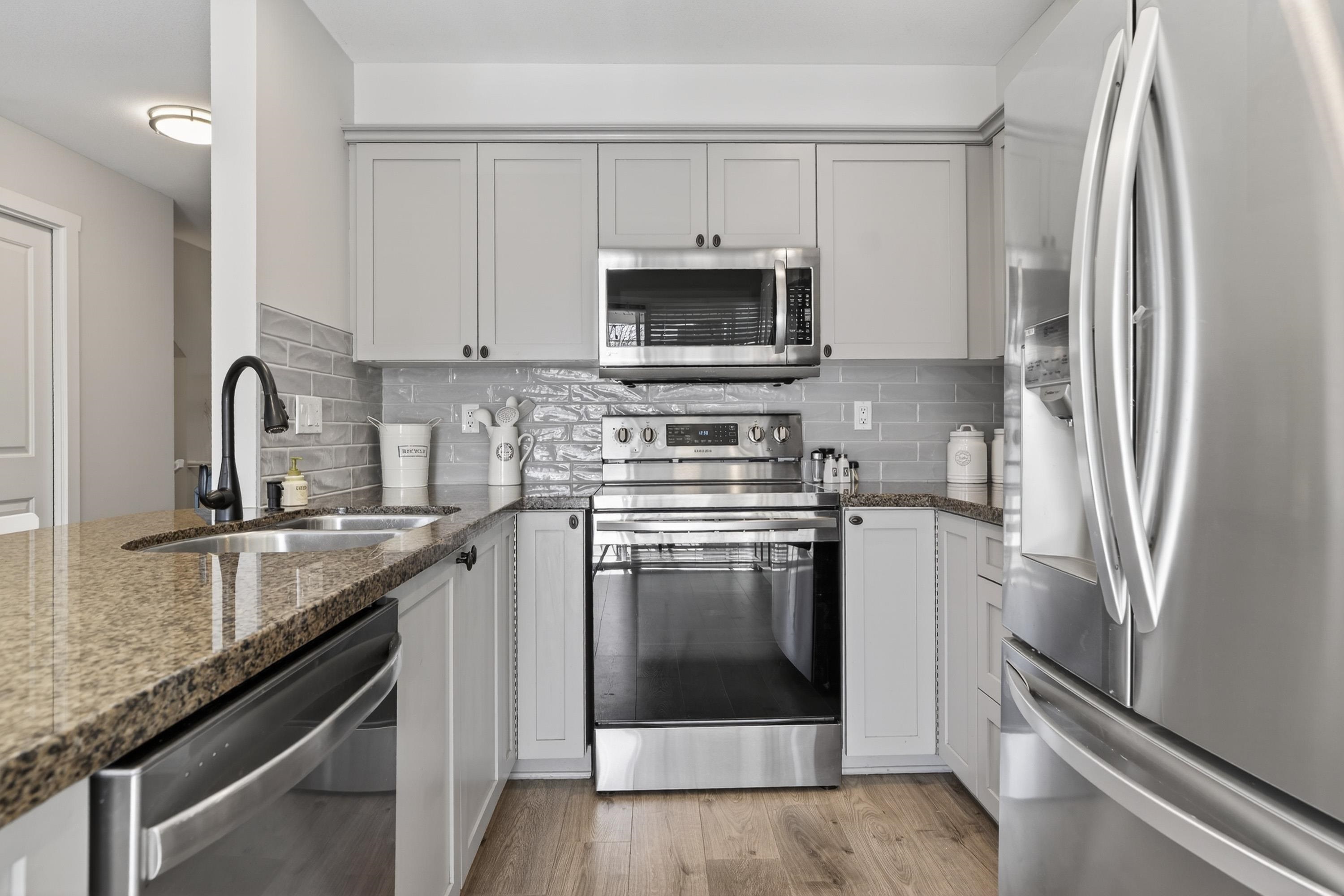 13 6568 193B STREET Unit: 13