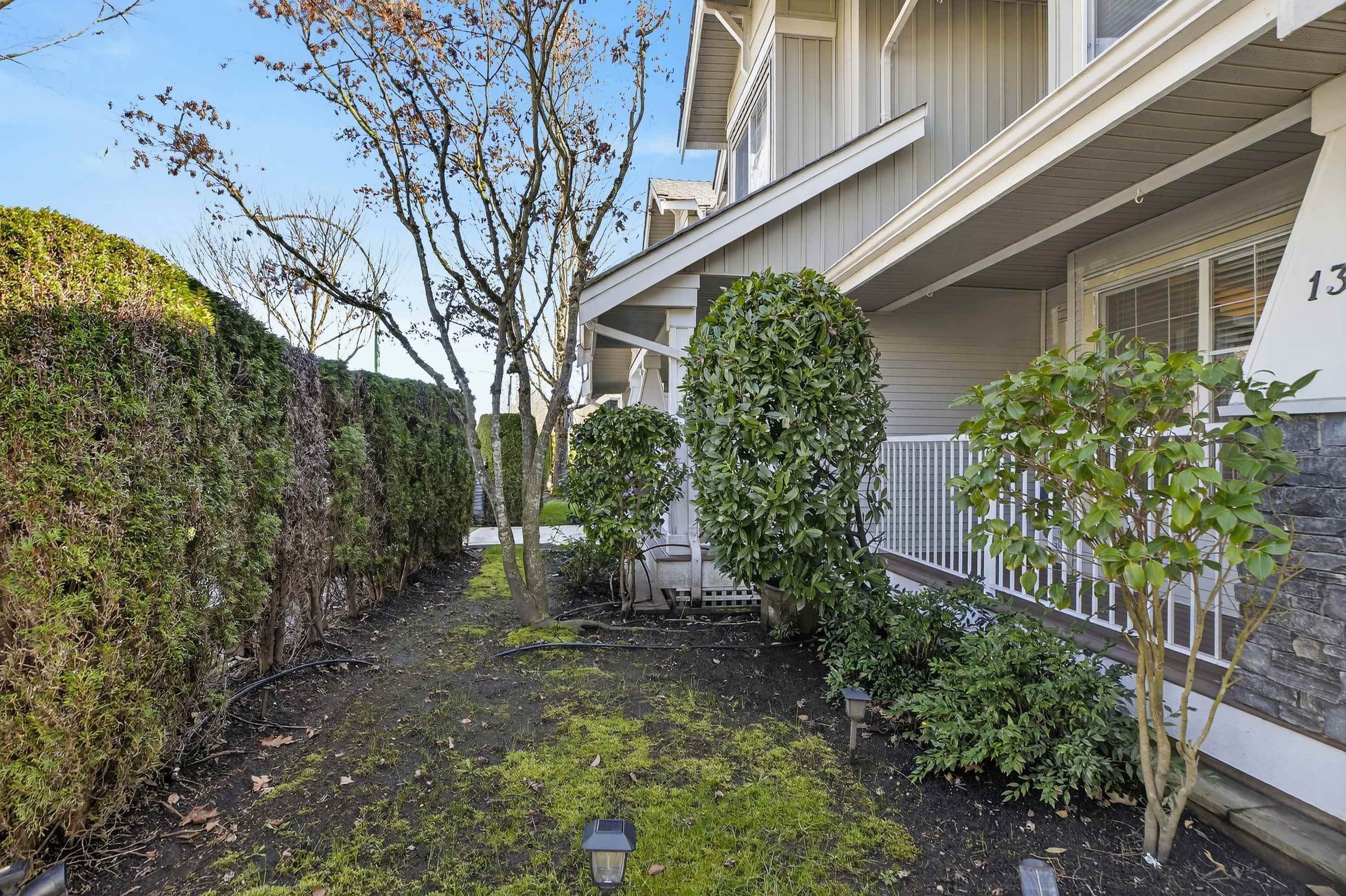13 6568 193B STREET Unit: 13