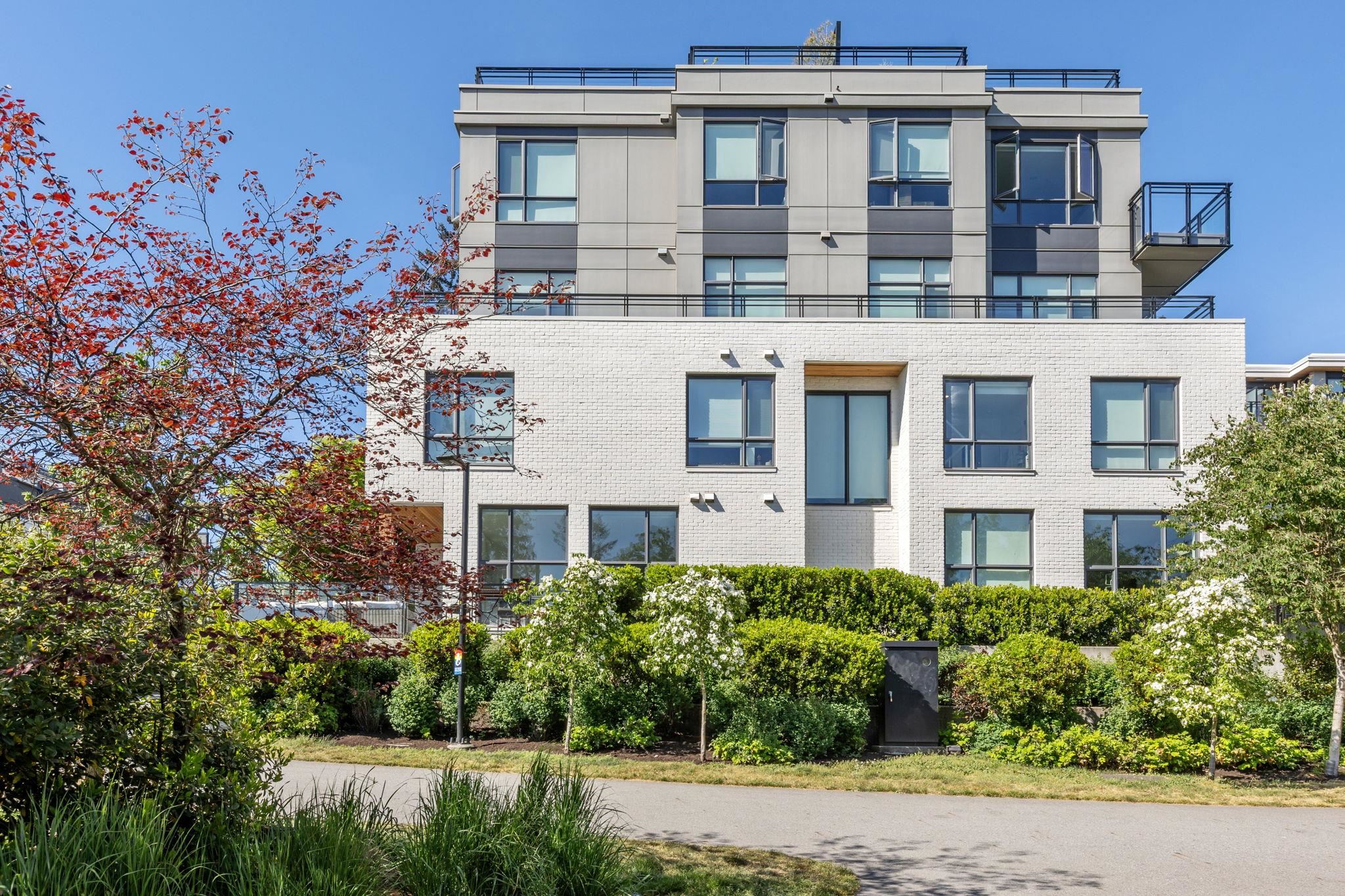201 707 E 3RD STREET Unit: 201