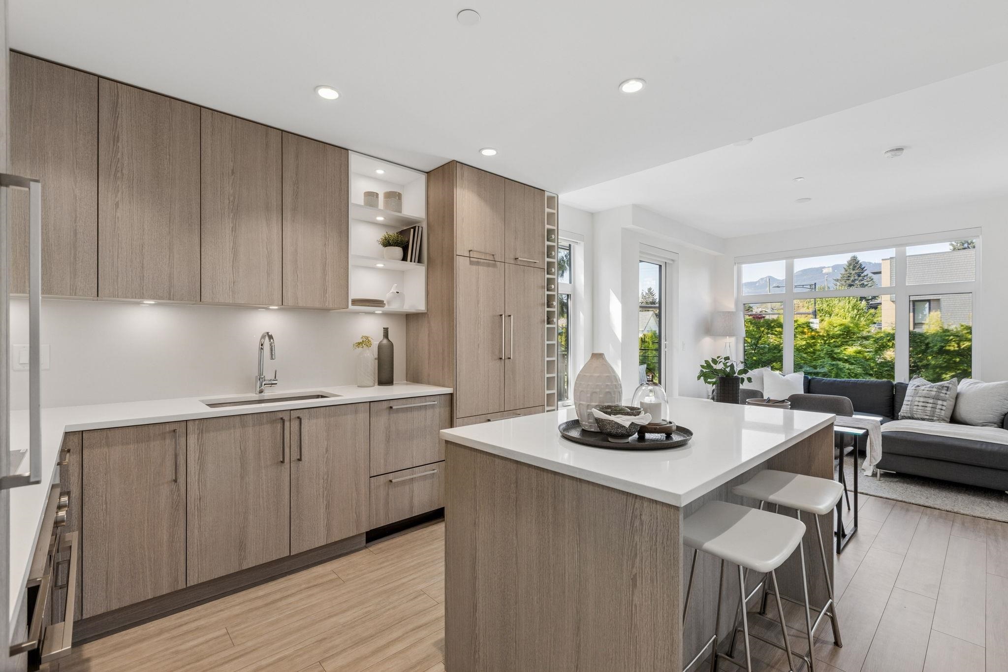 201 707 E 3RD STREET Unit: 201