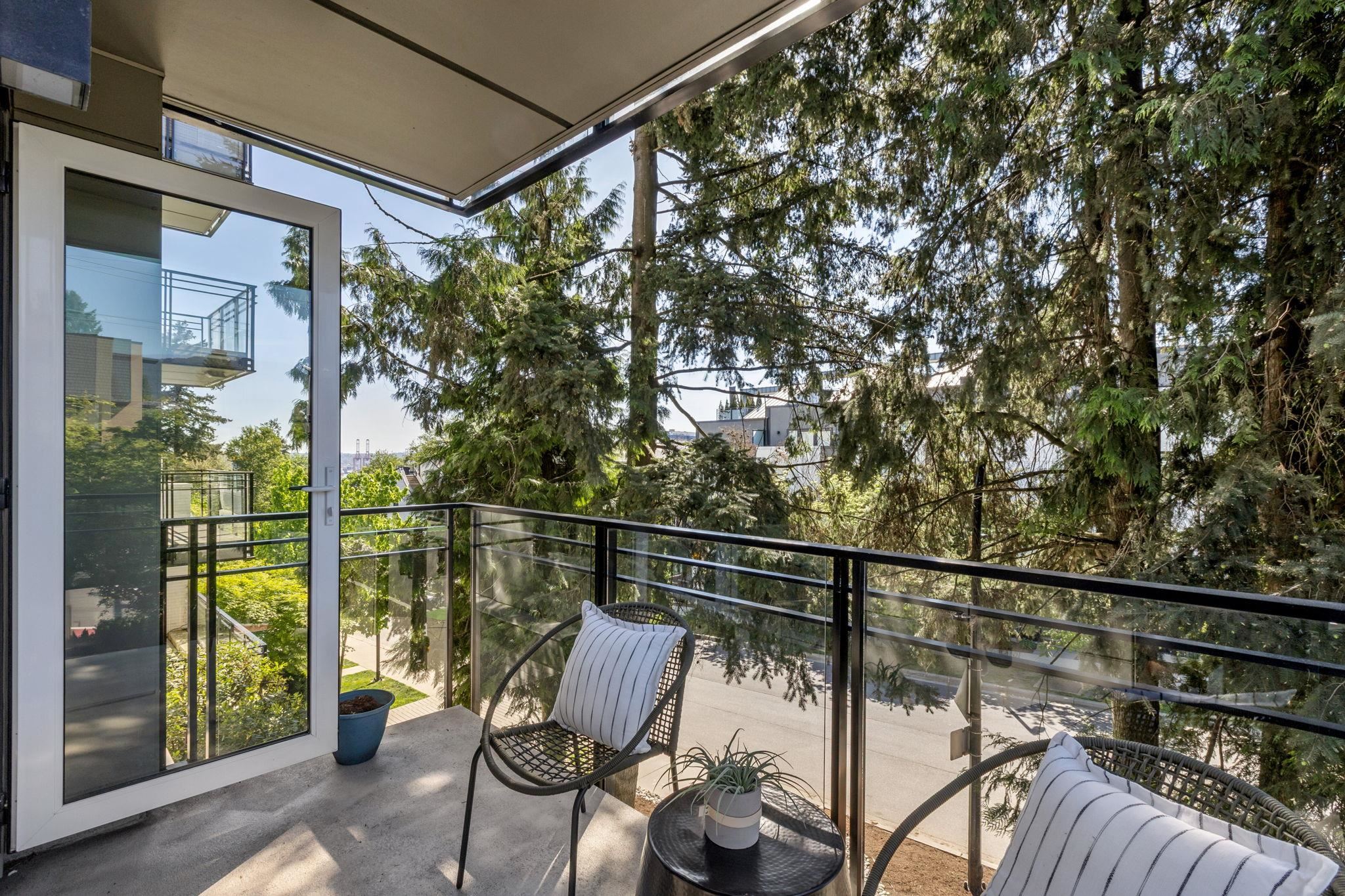 201 707 E 3RD STREET Unit: 201