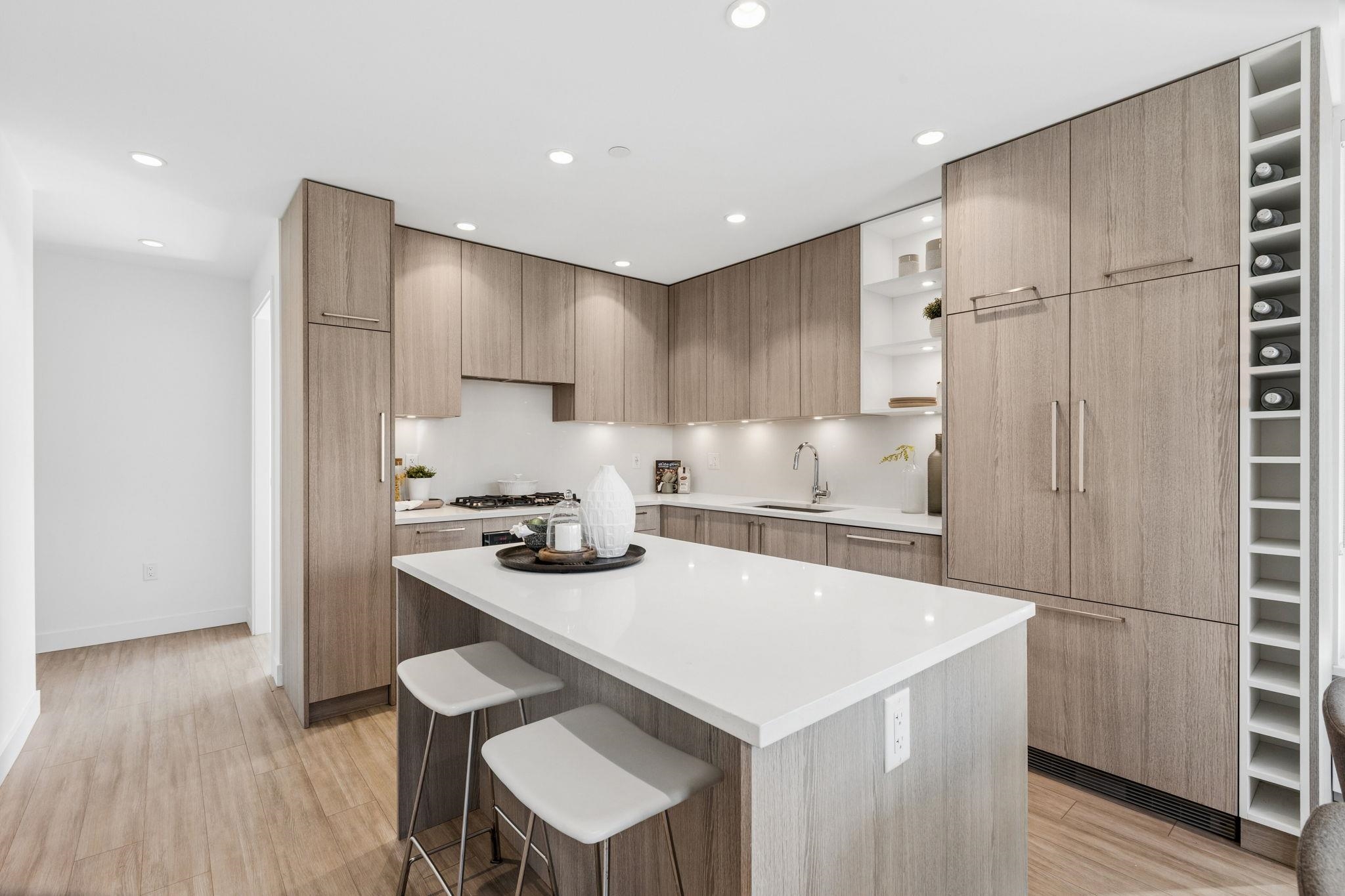 201 707 E 3RD STREET Unit: 201