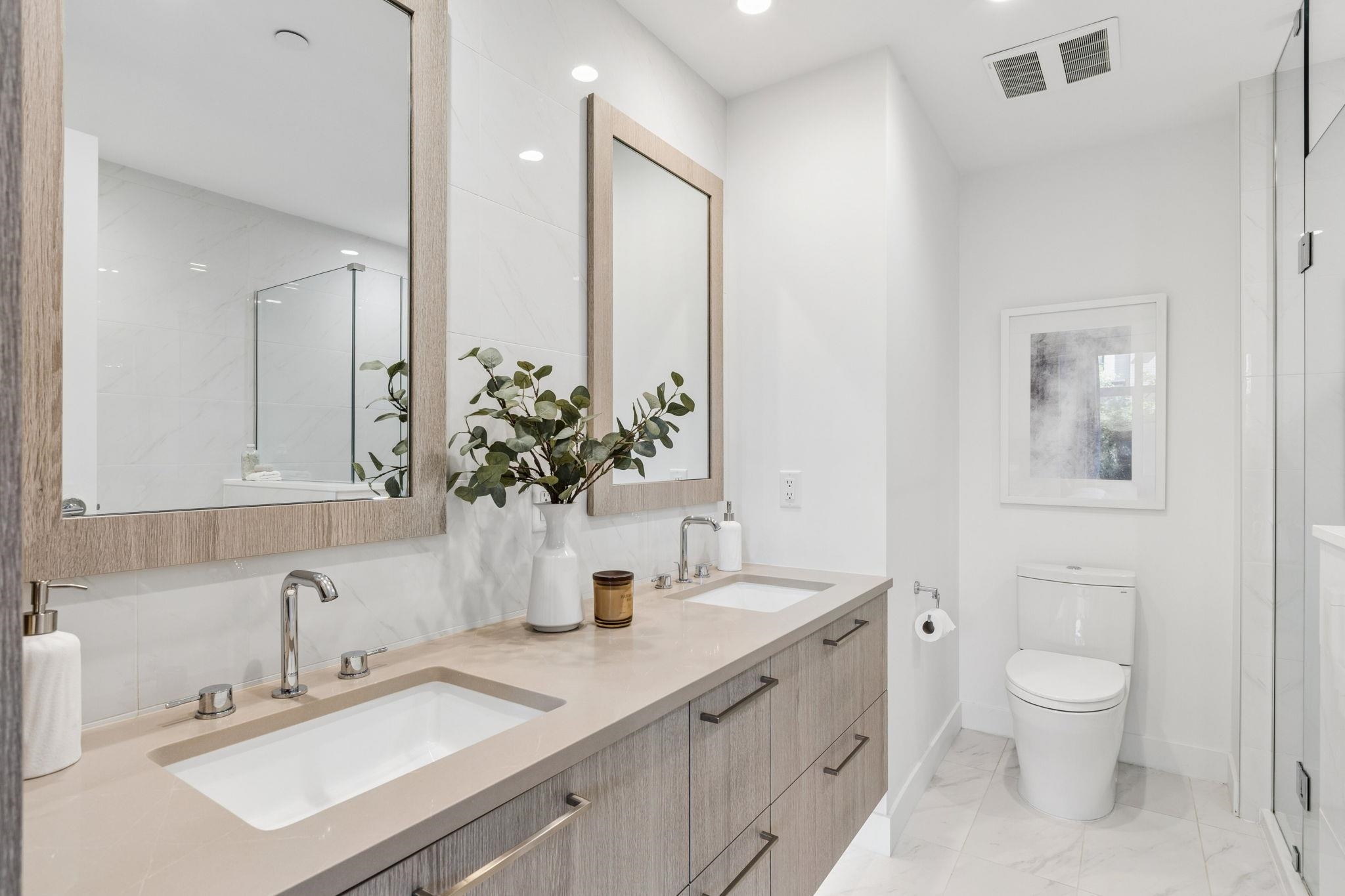 201 707 E 3RD STREET Unit: 201