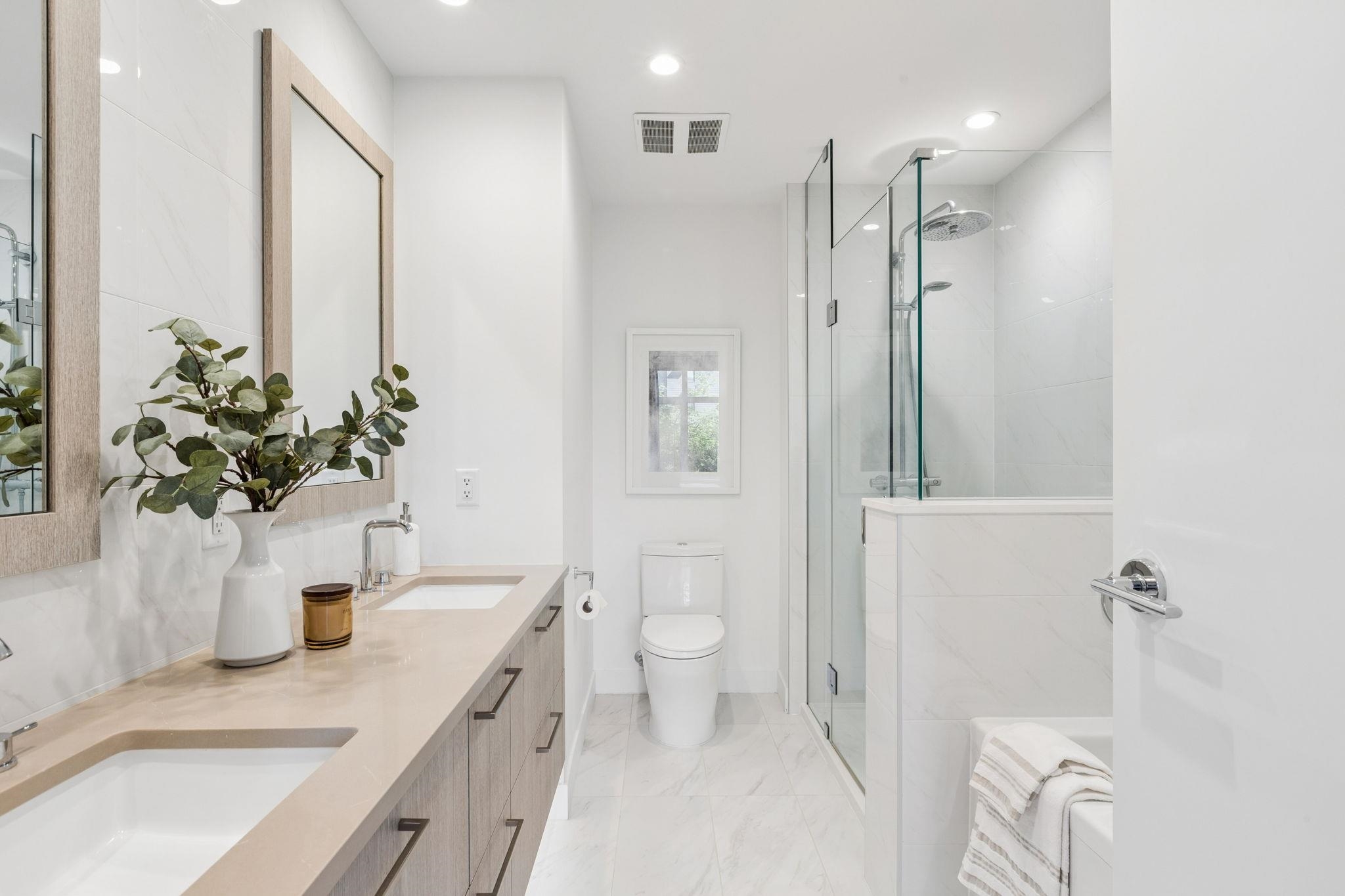 201 707 E 3RD STREET Unit: 201