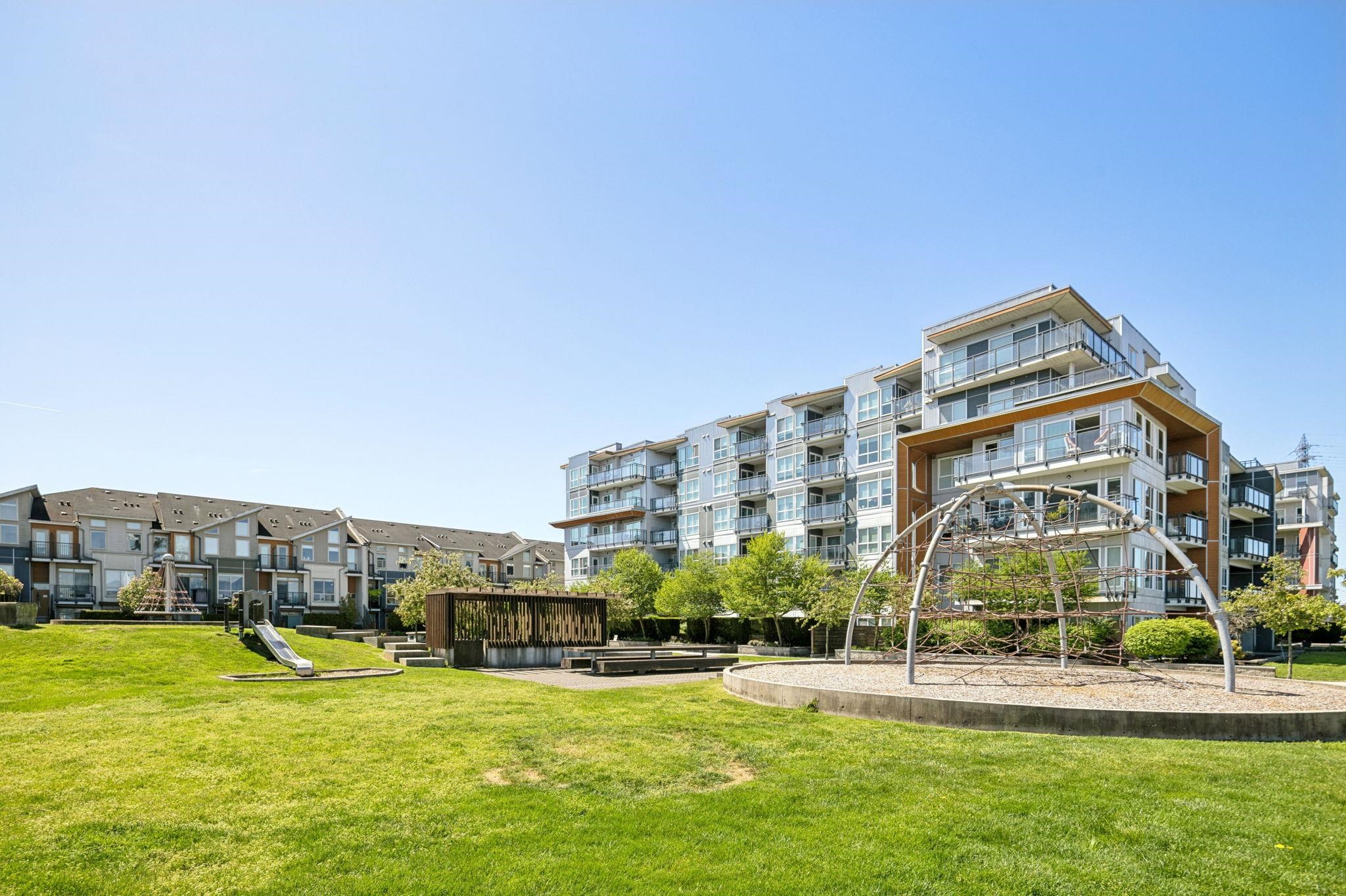 77 10199 RIVER DRIVE Unit: 77