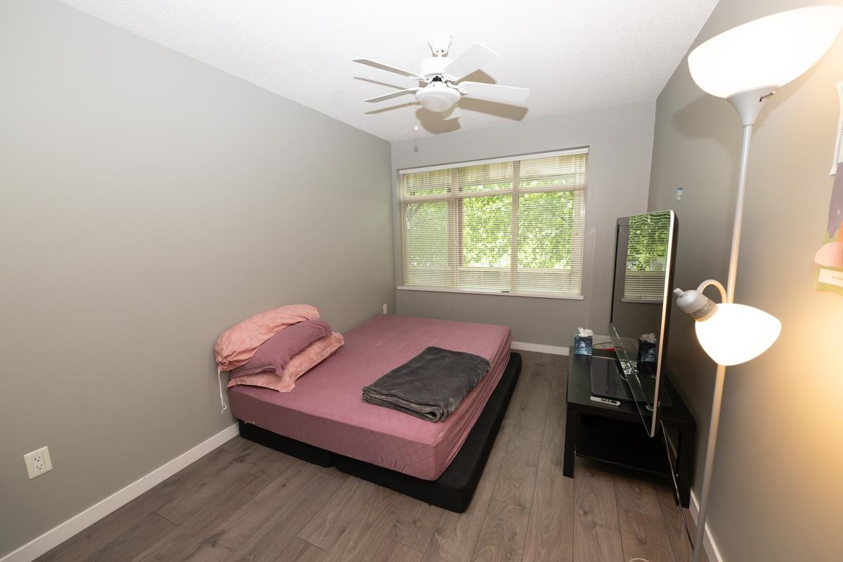 233 9288 ODLIN ROAD Unit: 233