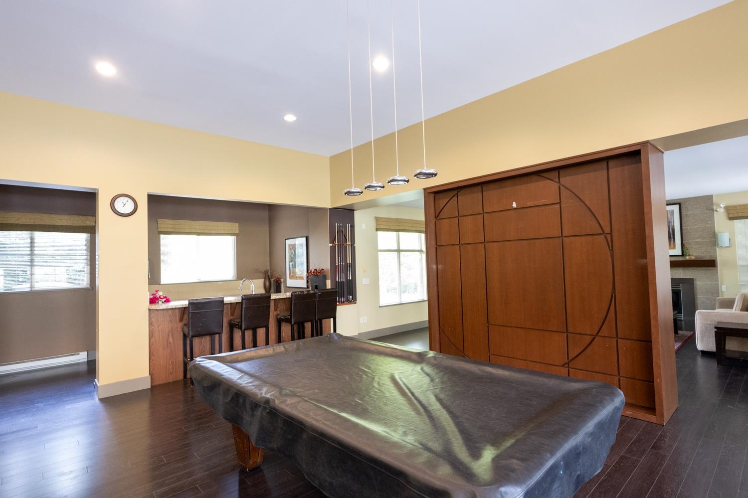 233 9288 ODLIN ROAD Unit: 233