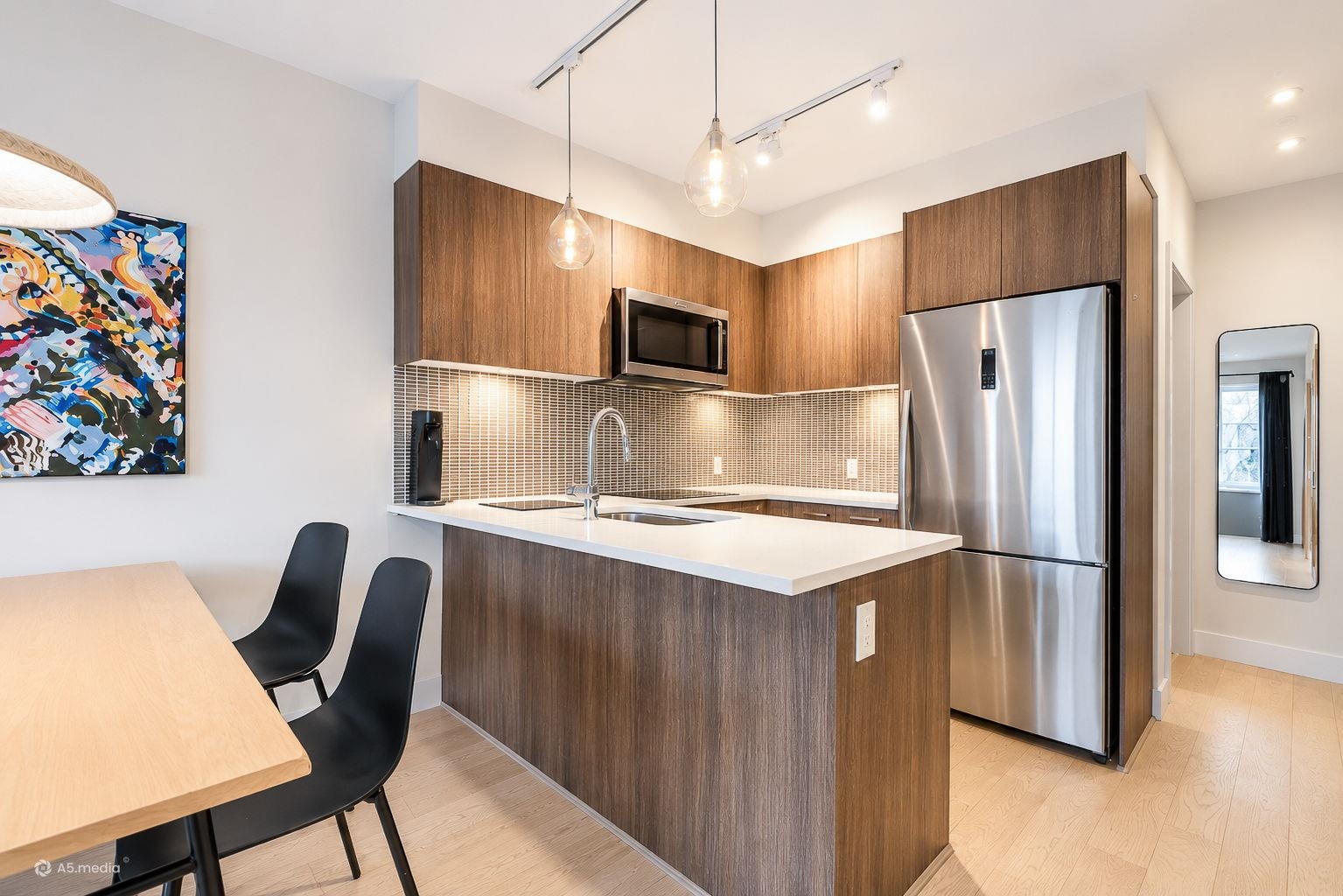 506 2477 CAROLINA STREET Unit: 506