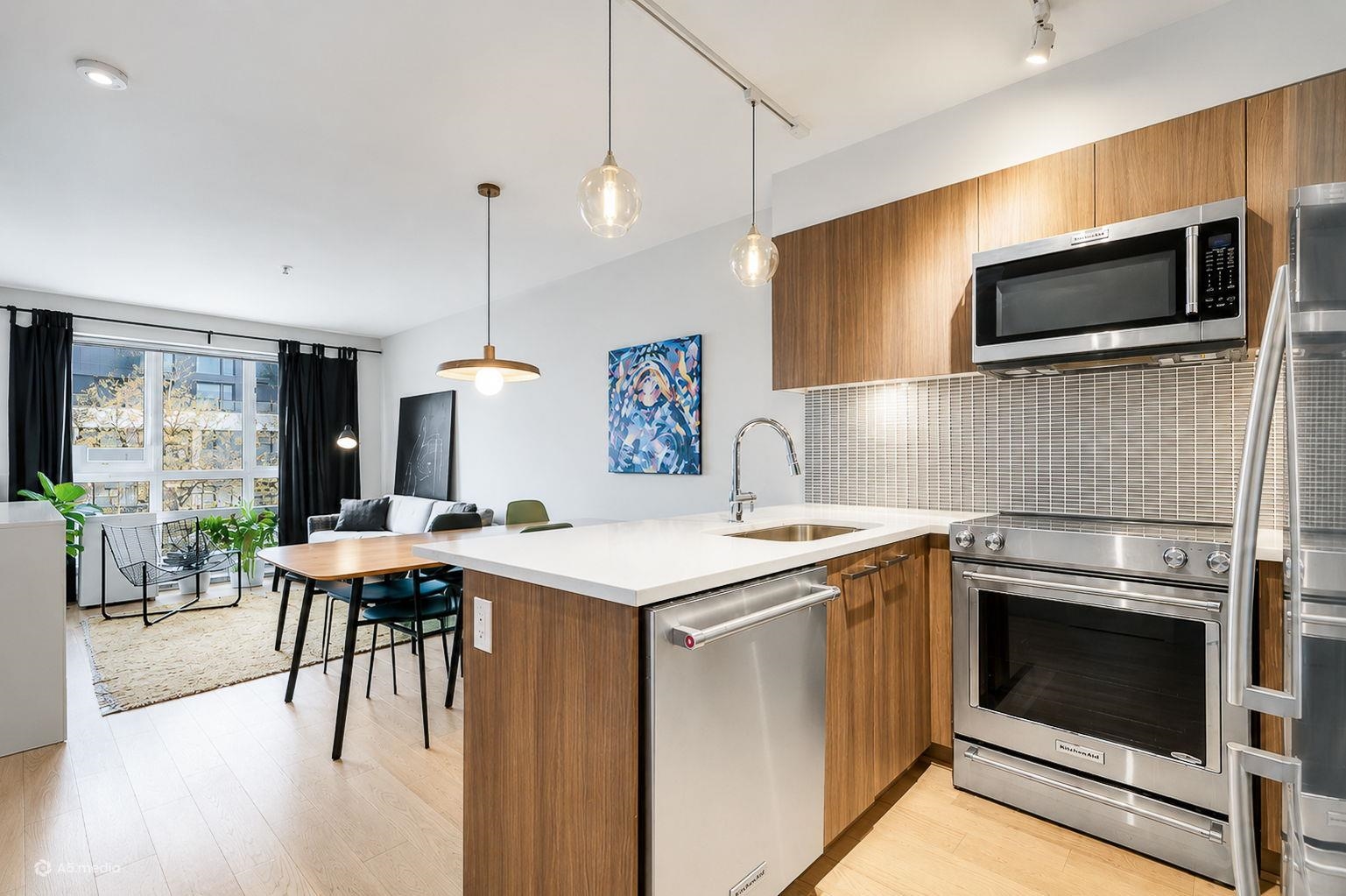 506 2477 CAROLINA STREET Unit: 506