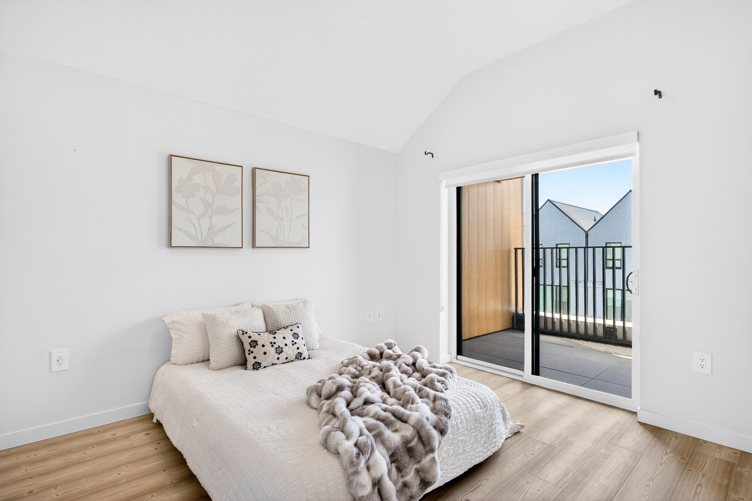 311 251 BOUNDARY BAY ROAD Unit: 311