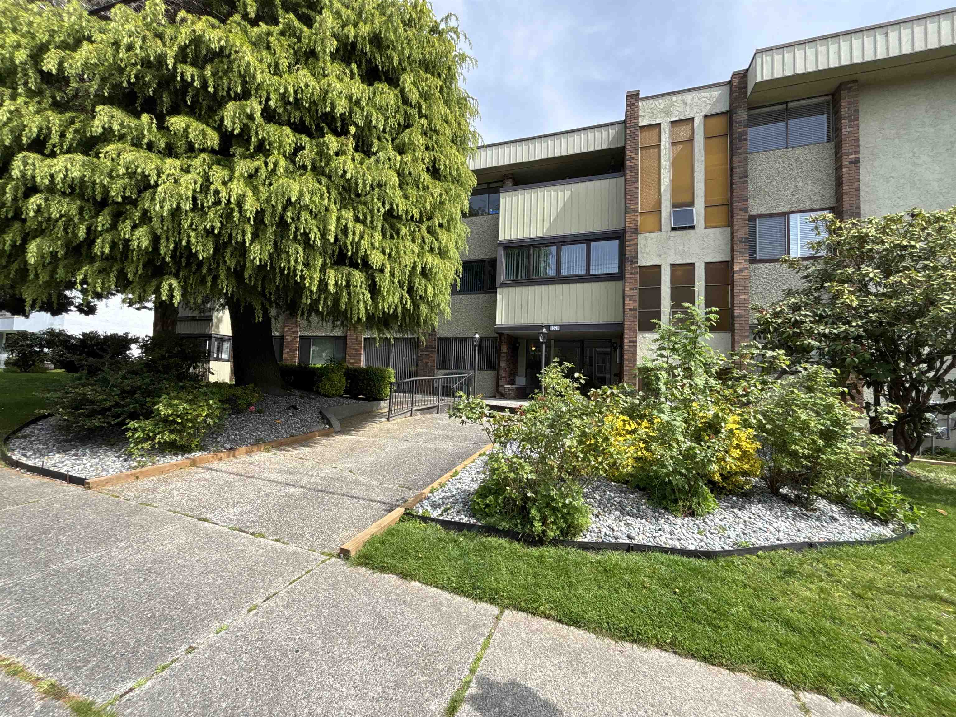 201 1320 FIR STREET Unit: 201