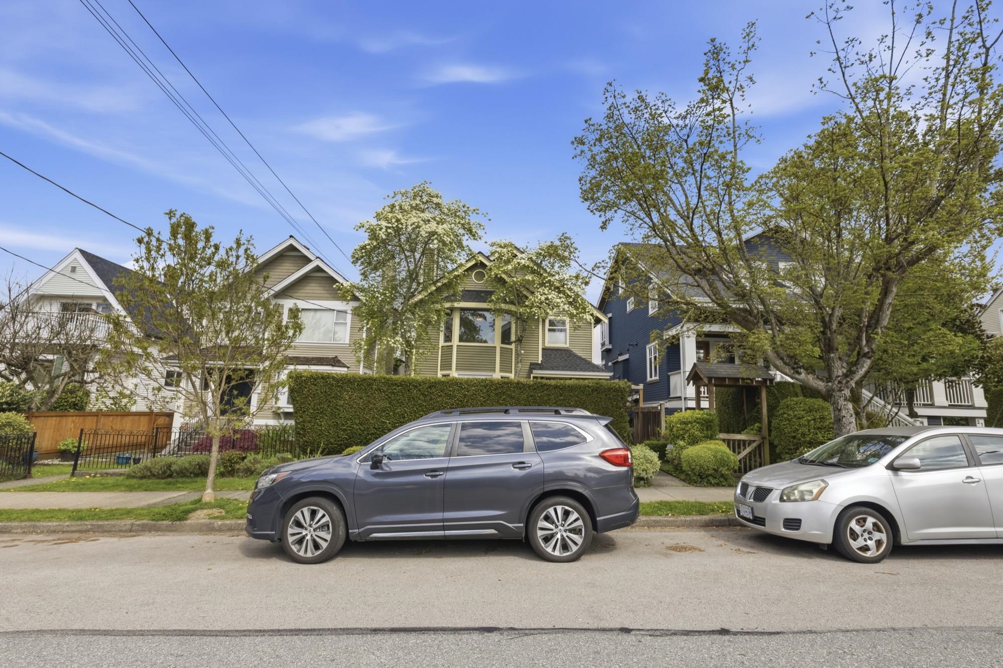 31 W 15TH AVENUE