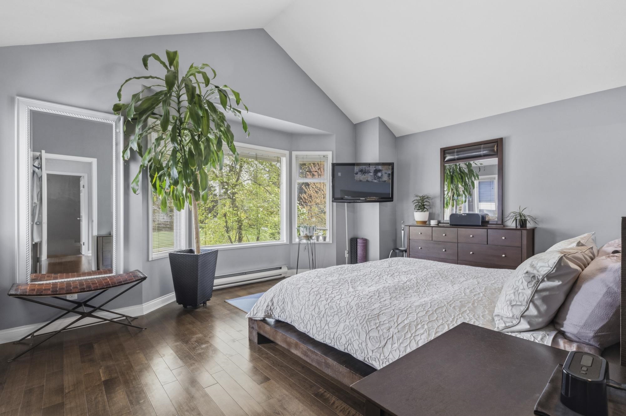31 W 15TH AVENUE