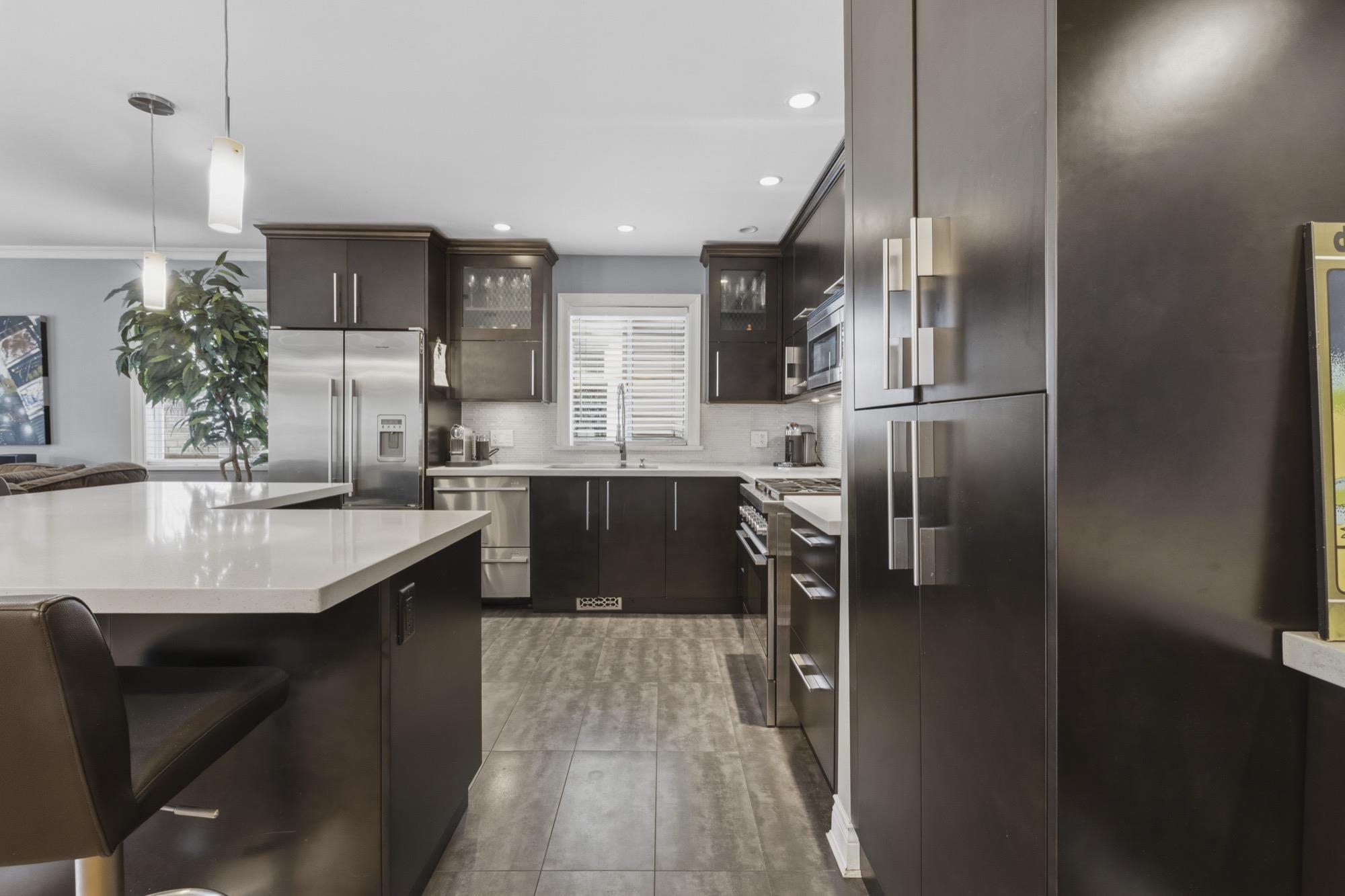 31 W 15TH AVENUE