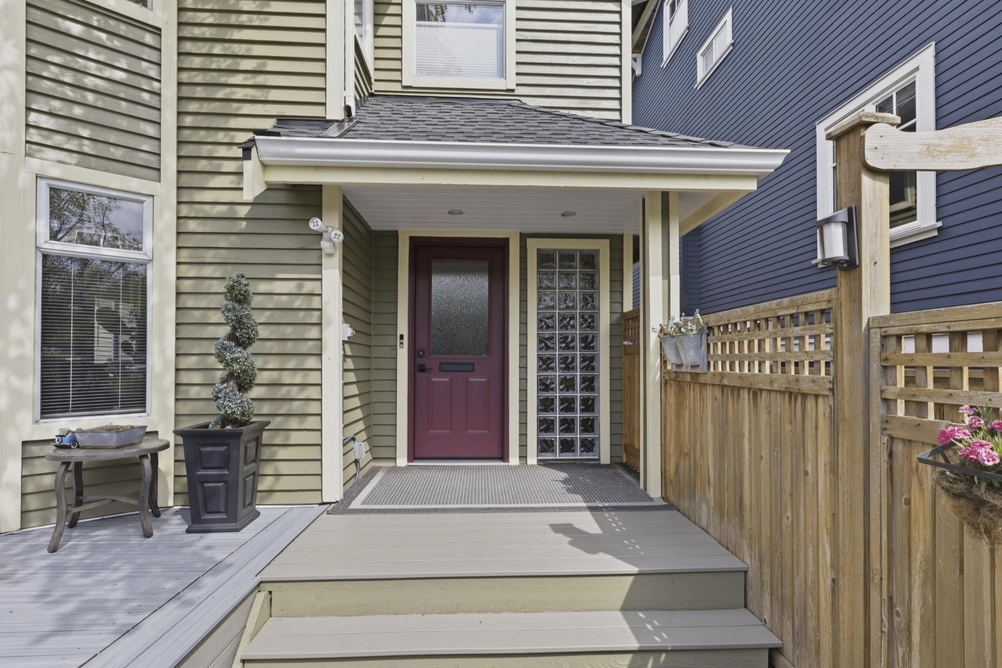 31 W 15TH AVENUE