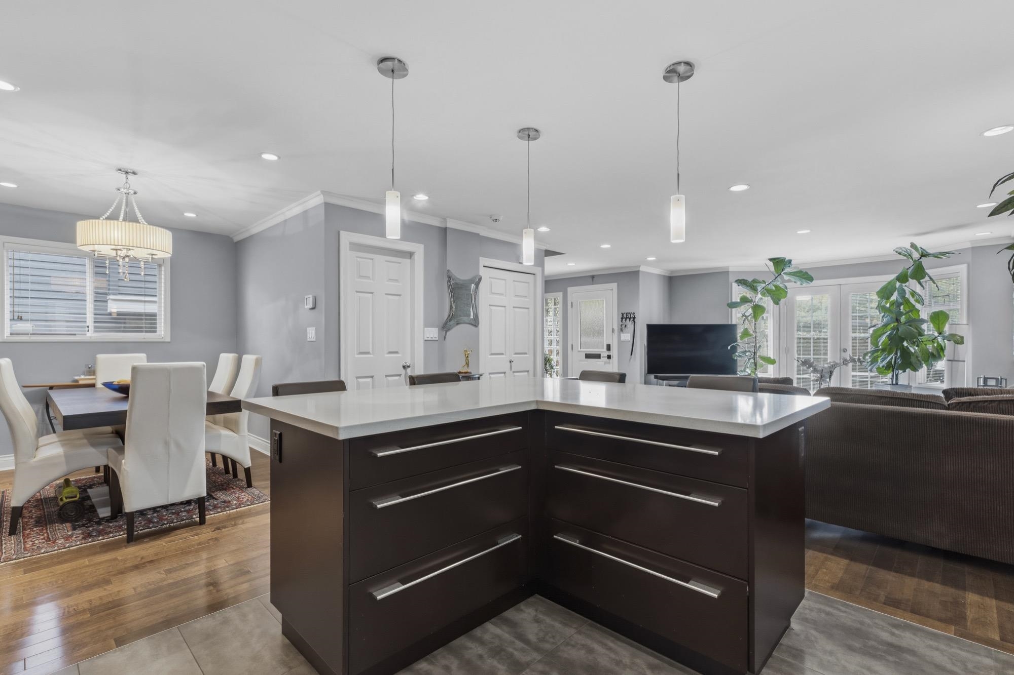 31 W 15TH AVENUE