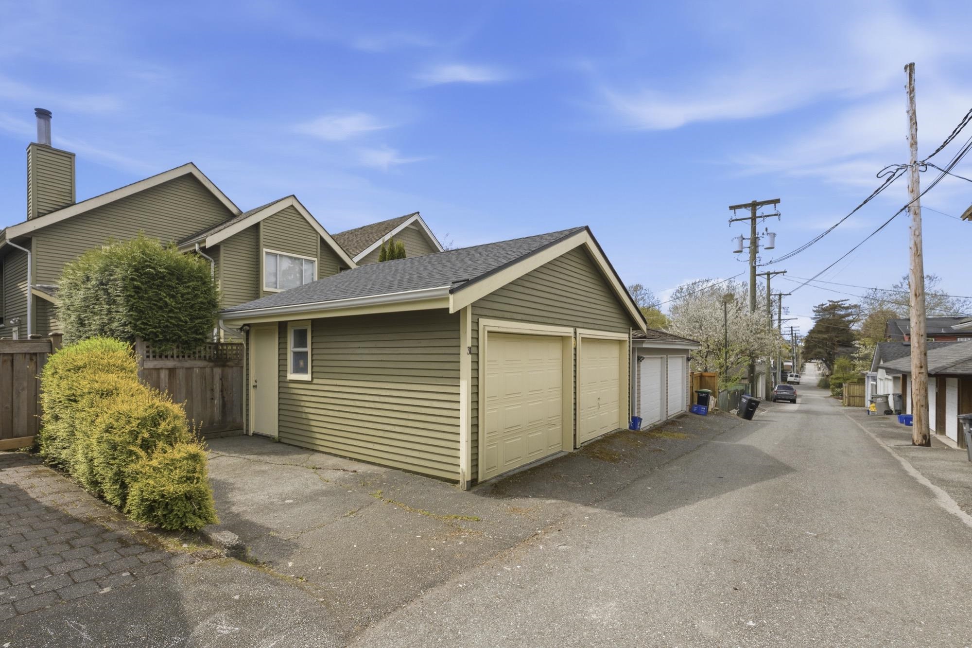 31 W 15TH AVENUE