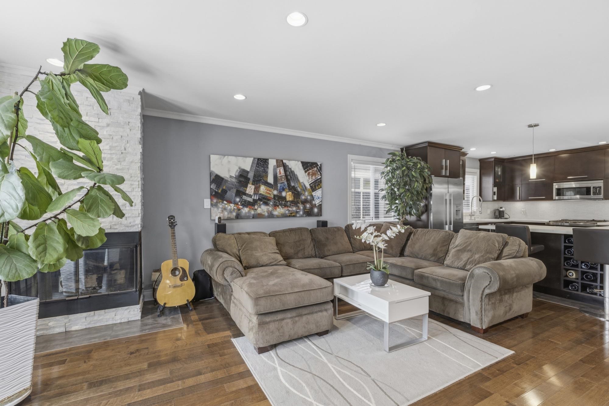31 W 15TH AVENUE
