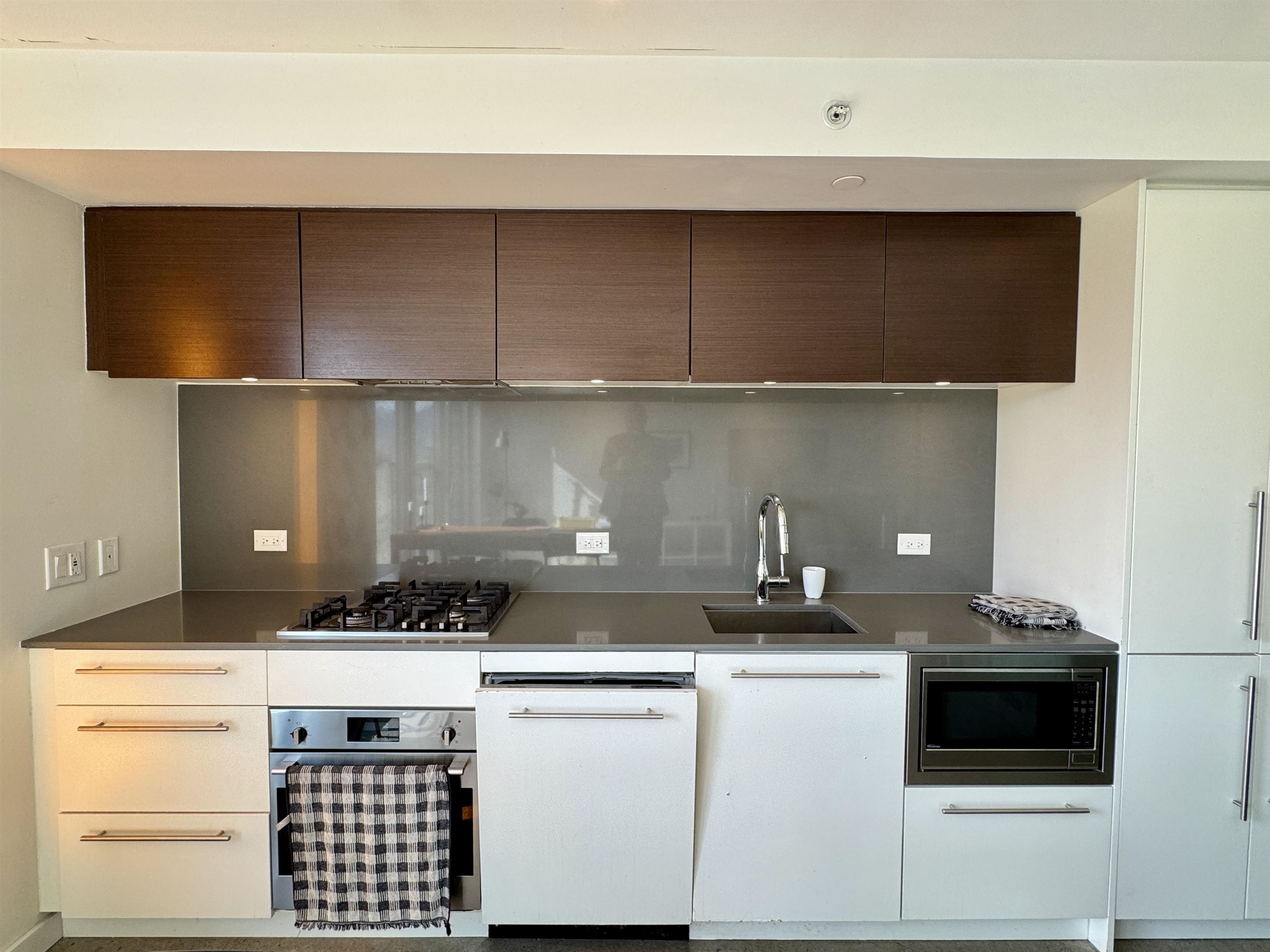 803 150 E CORDOVA STREET Unit: 803