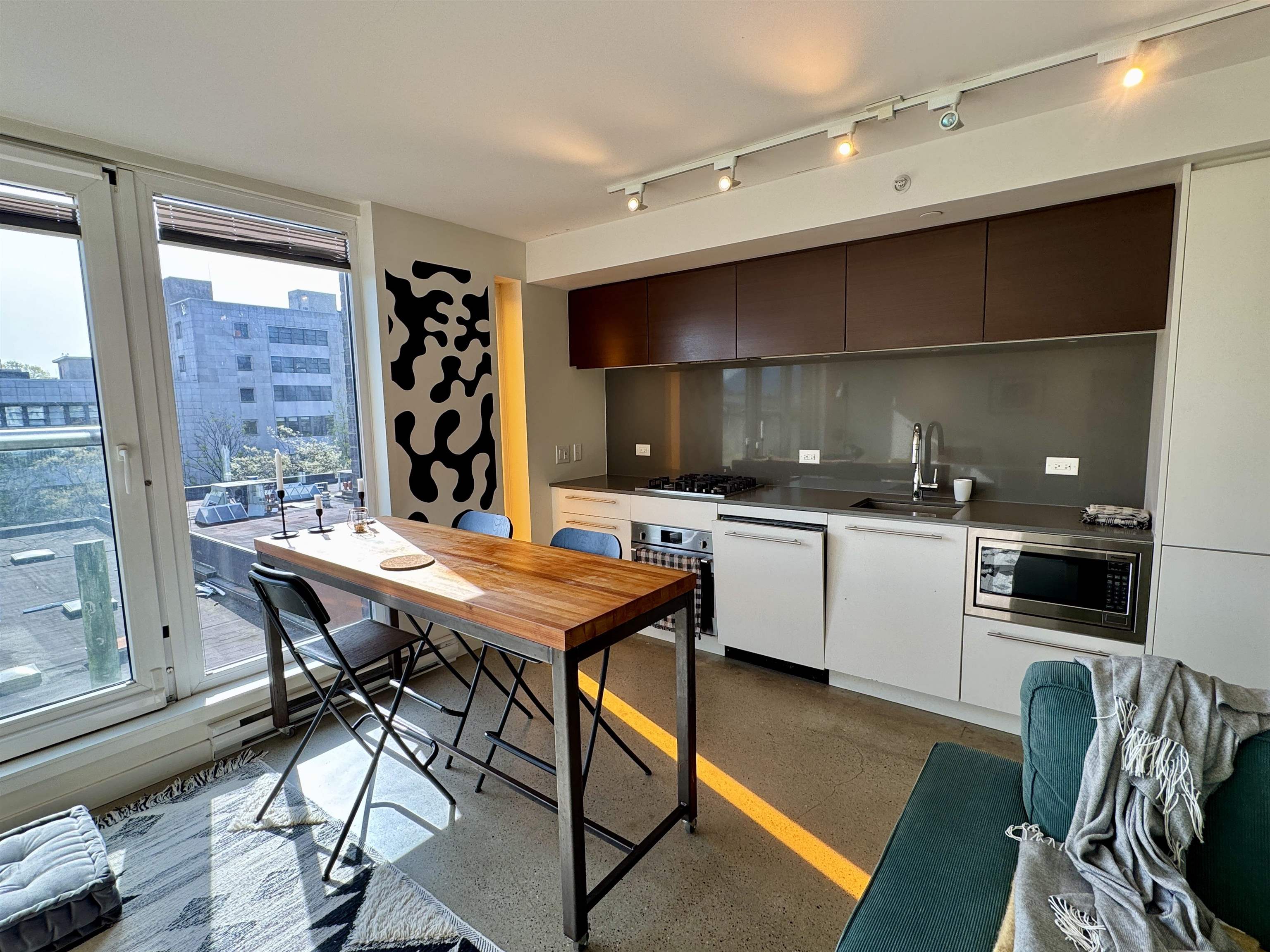 803 150 E CORDOVA STREET Unit: 803